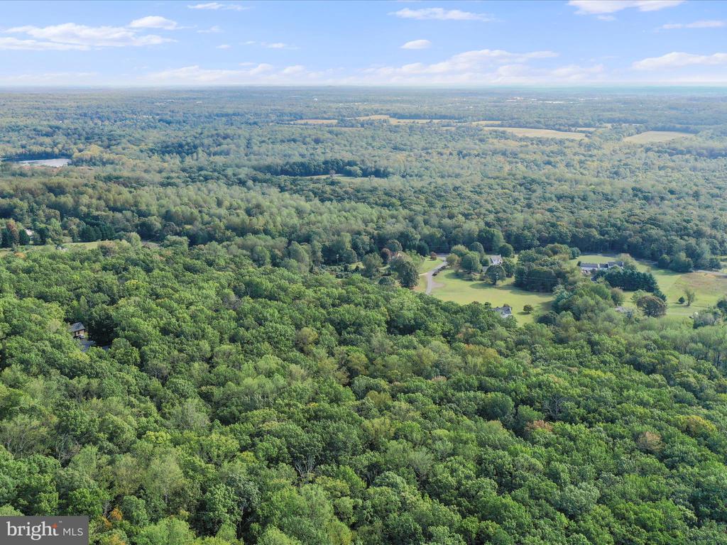 5065 COUNTRY CREEK LANE