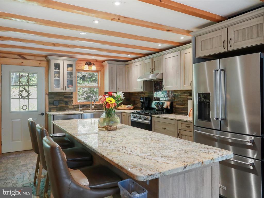 5065 COUNTRY CREEK LANE