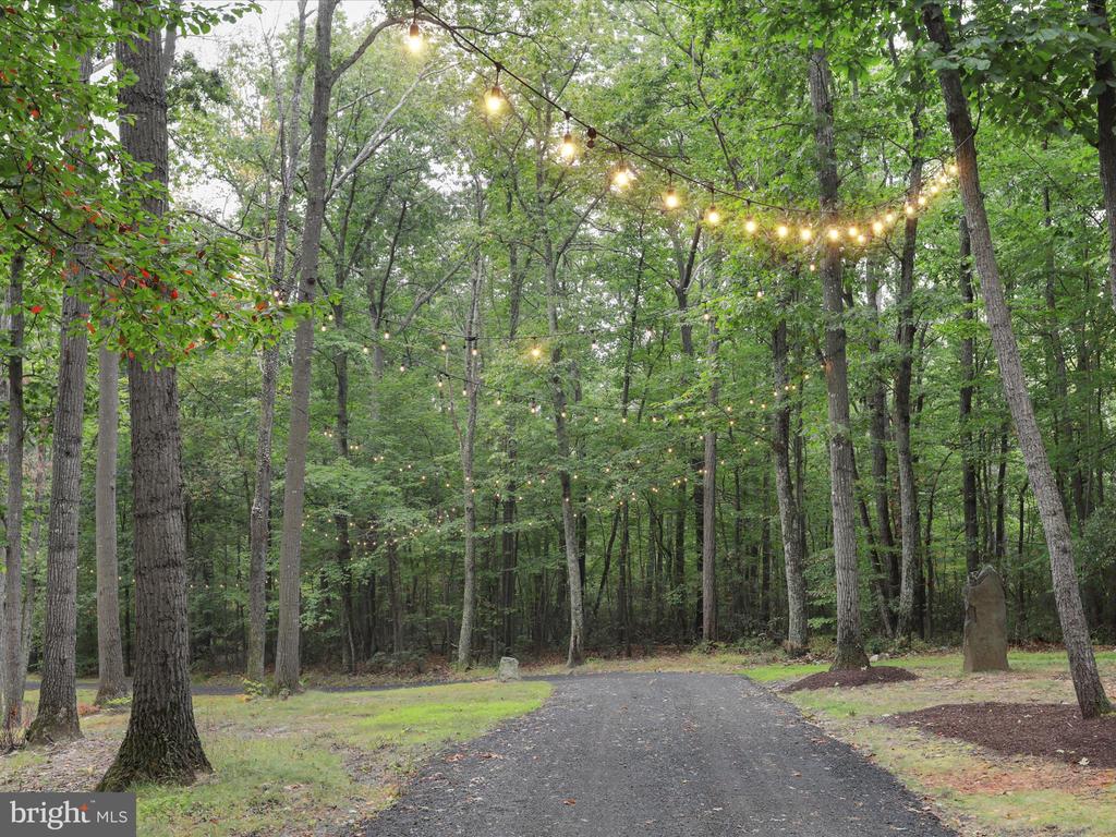 5065 COUNTRY CREEK LANE