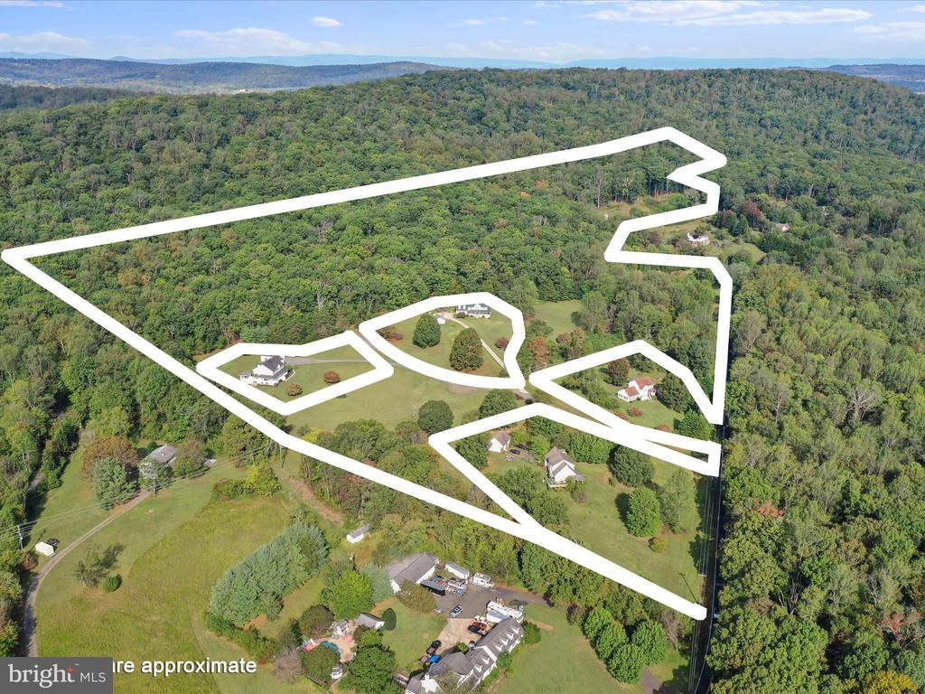 5065 COUNTRY CREEK LANE