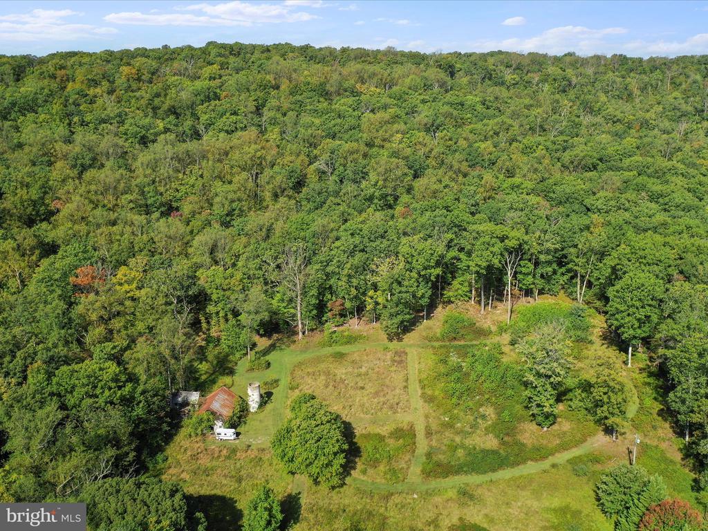 5065 COUNTRY CREEK LANE