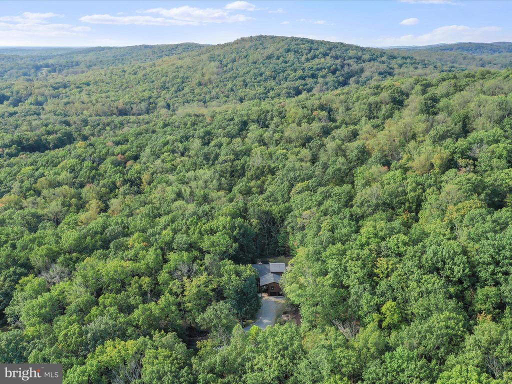 5065 COUNTRY CREEK LANE