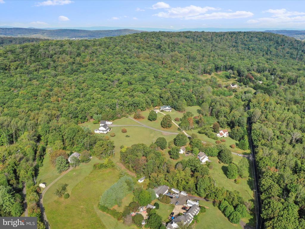 5065 COUNTRY CREEK LANE