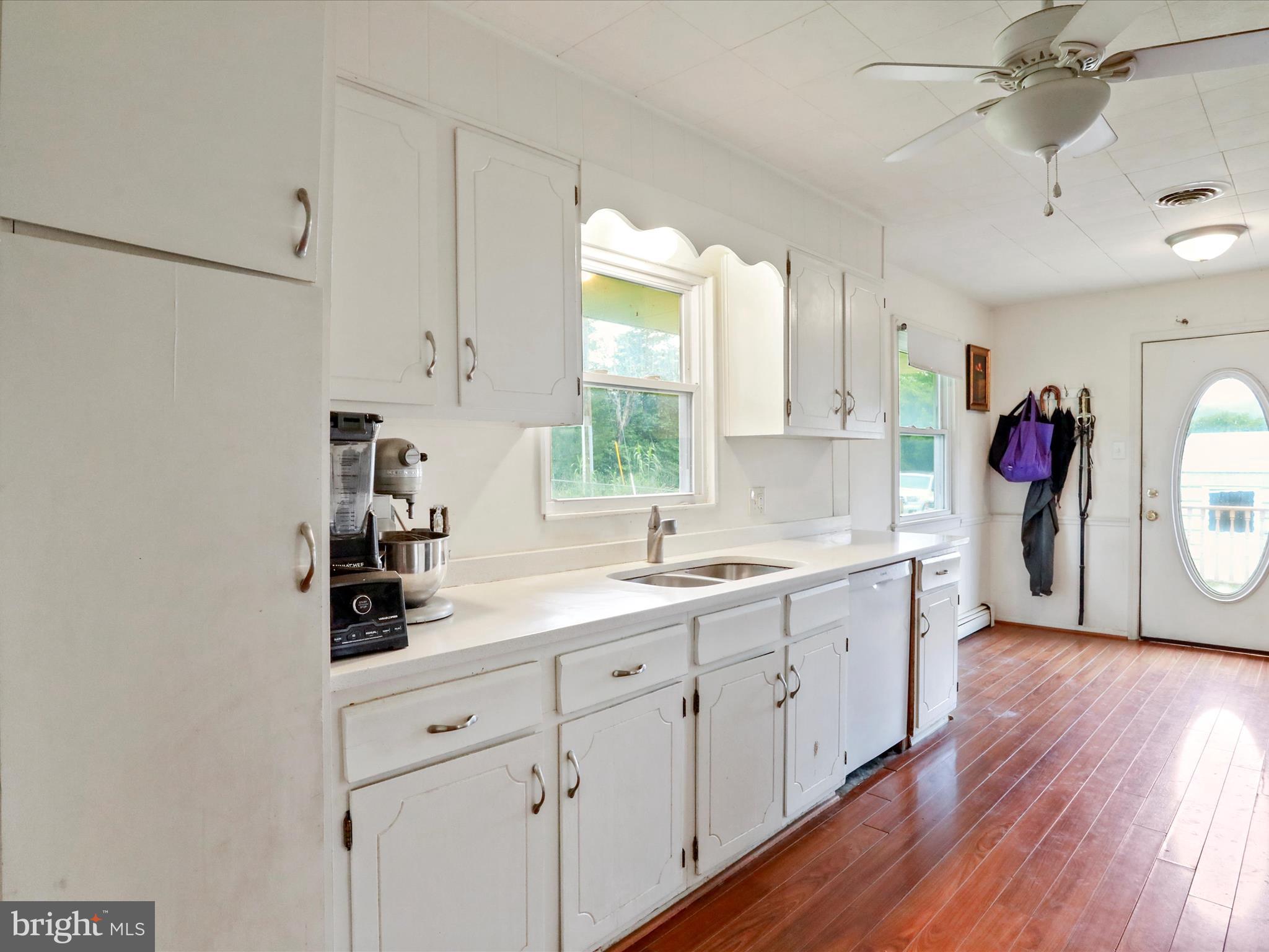 903 Coverstone Rd