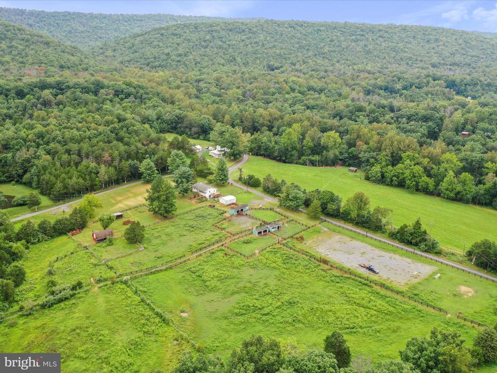 903 Coverstone Rd