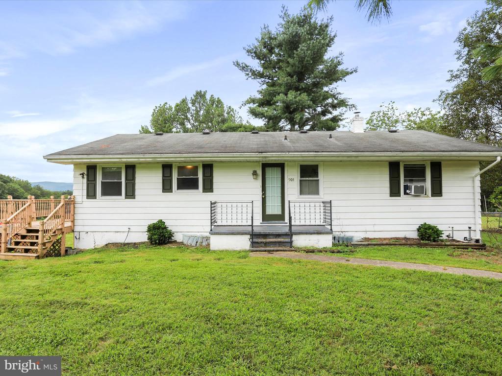 903 Coverstone Rd