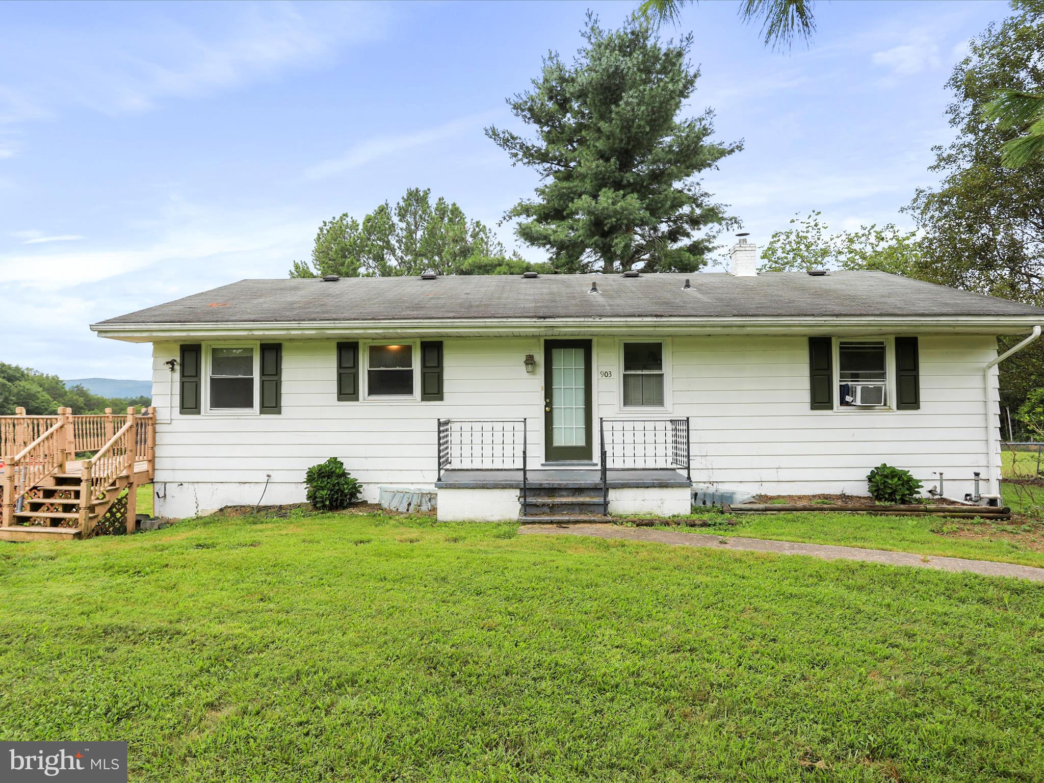 903 Coverstone Rd