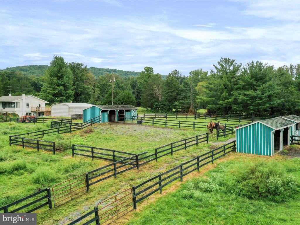 903 Coverstone Rd