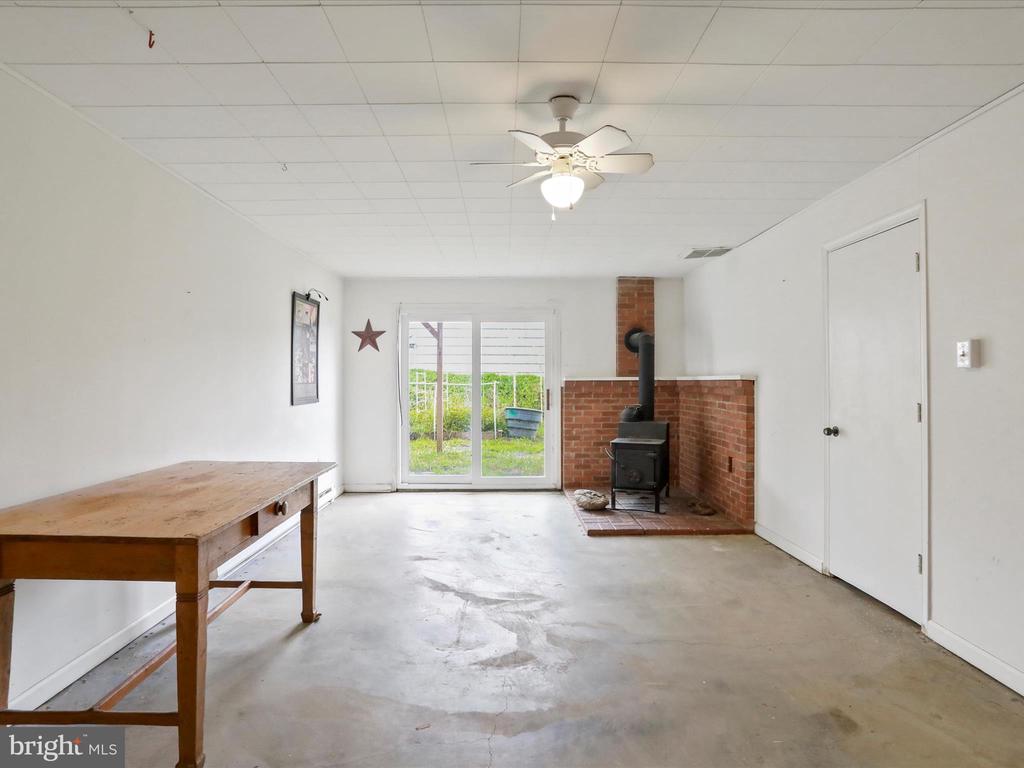 903 Coverstone Rd