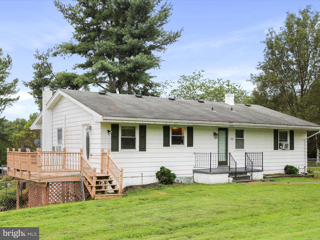 903 Coverstone Rd