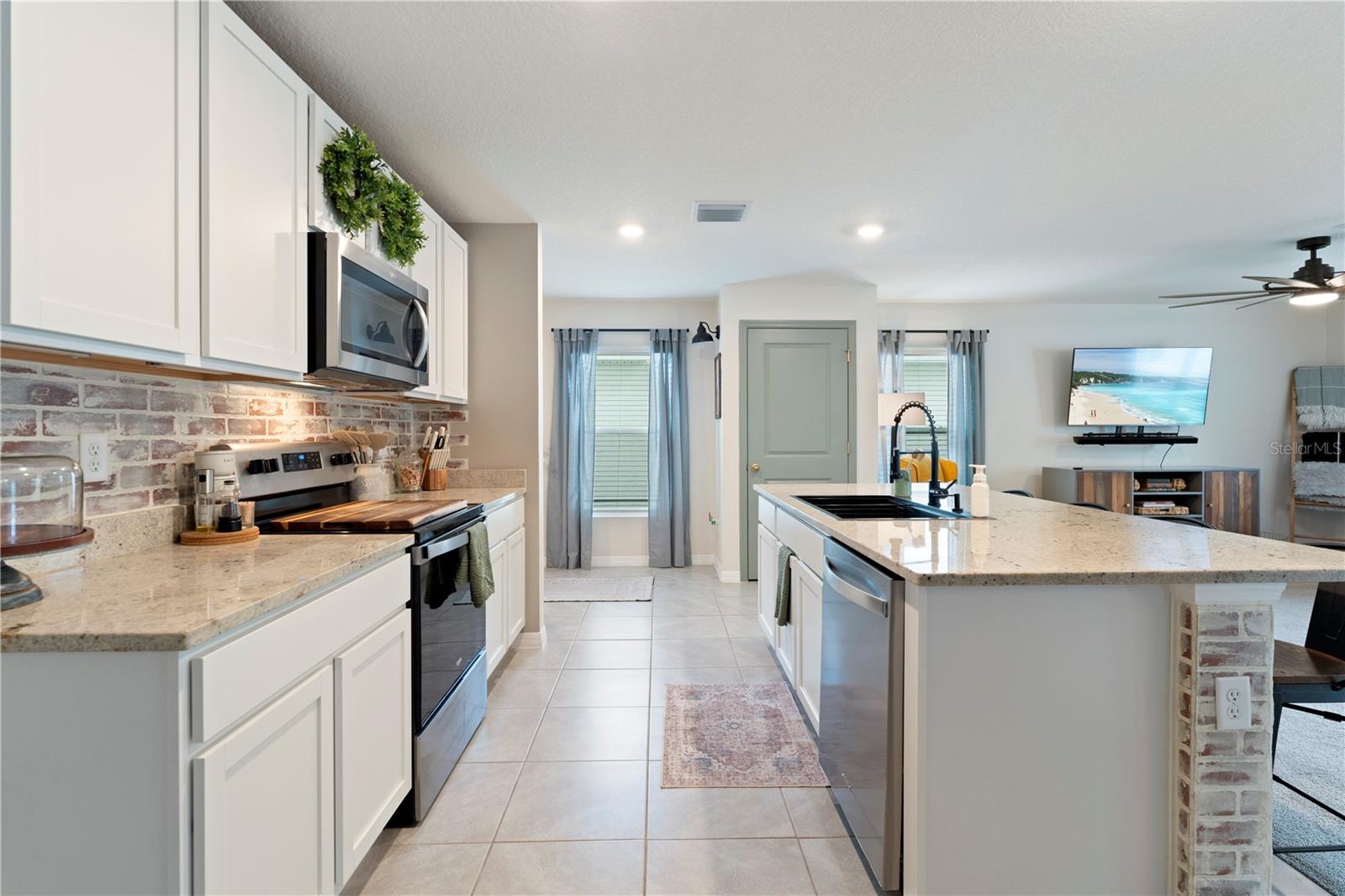 13734 WHISKEY DAISY DR