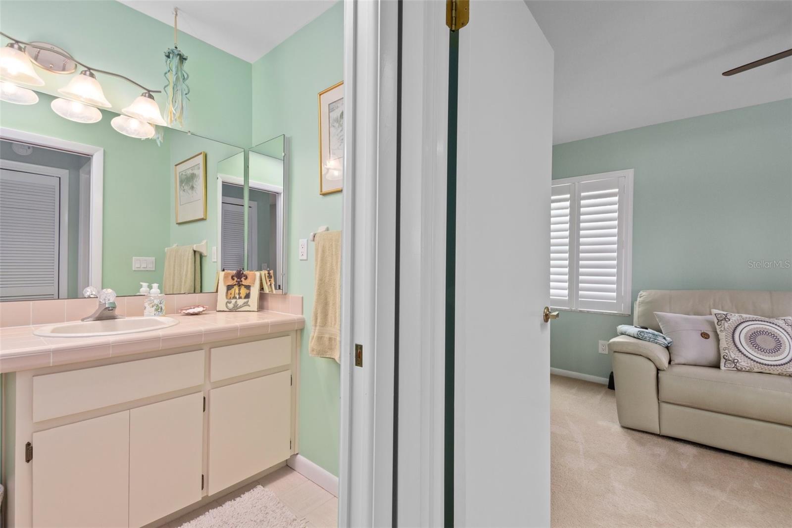 5248 S RIVERVIEW CIR