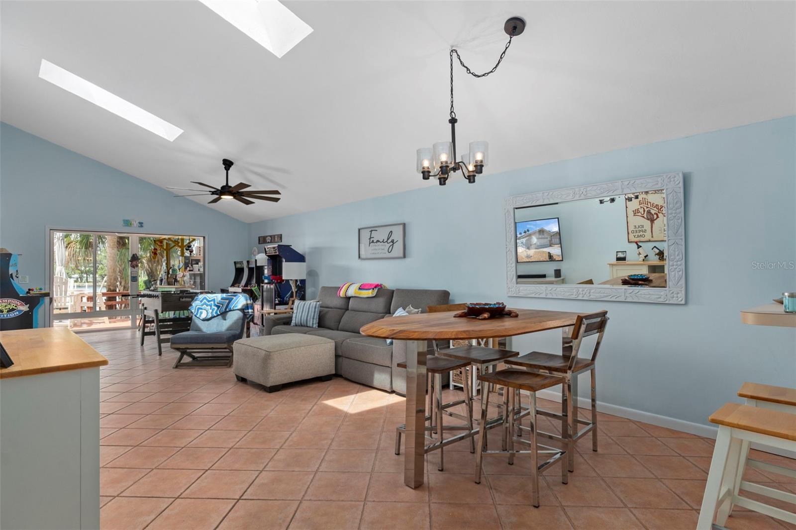5250 S RIVERVIEW CIR