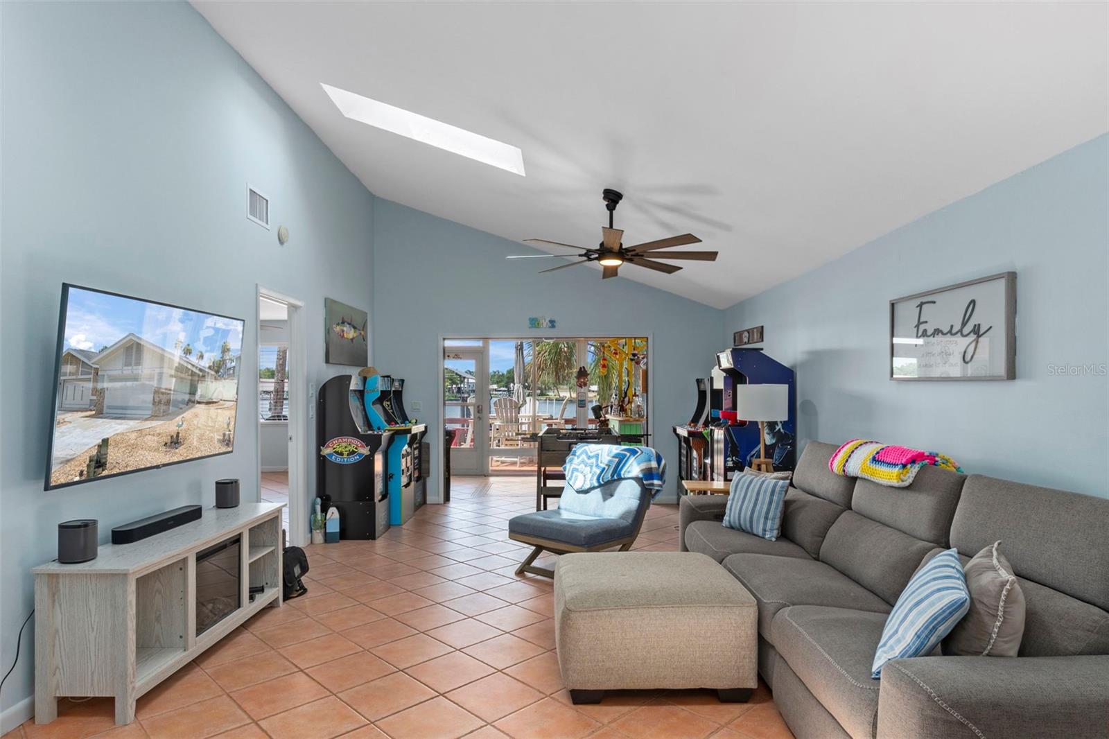 5250 S RIVERVIEW CIR