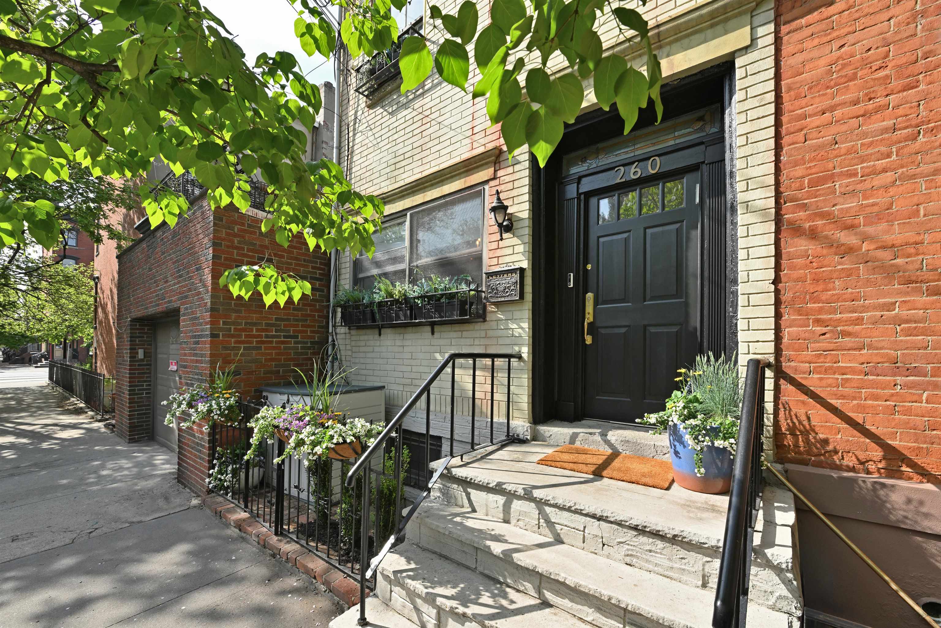 260 5TH ST