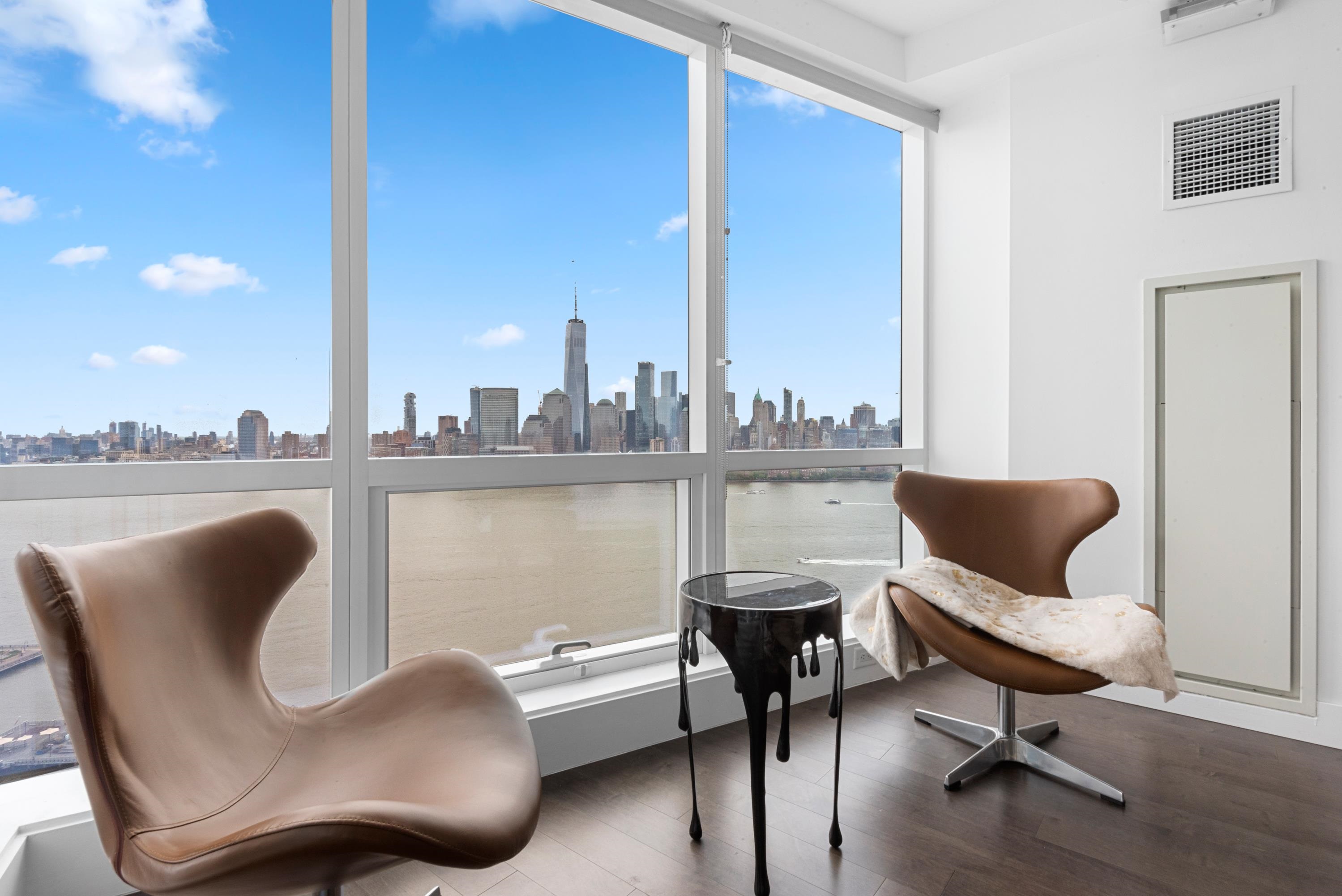 77 HUDSON ST Unit: 3704/05