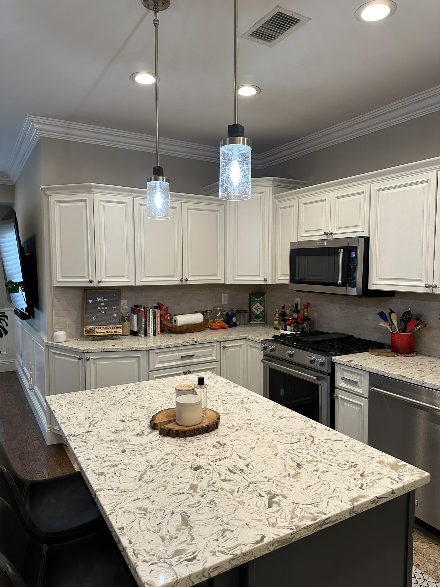 349 PALISADE AVE Unit: 401
