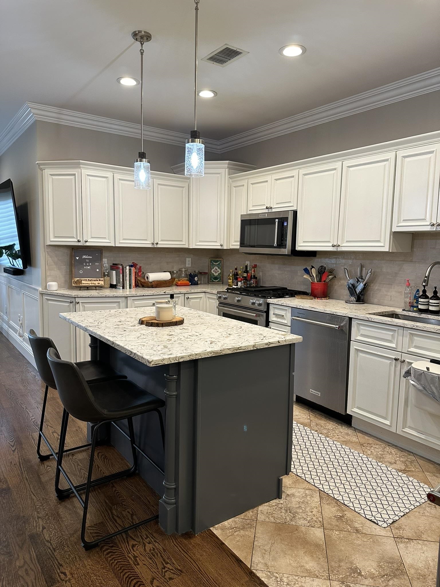 349 PALISADE AVE Unit: 401