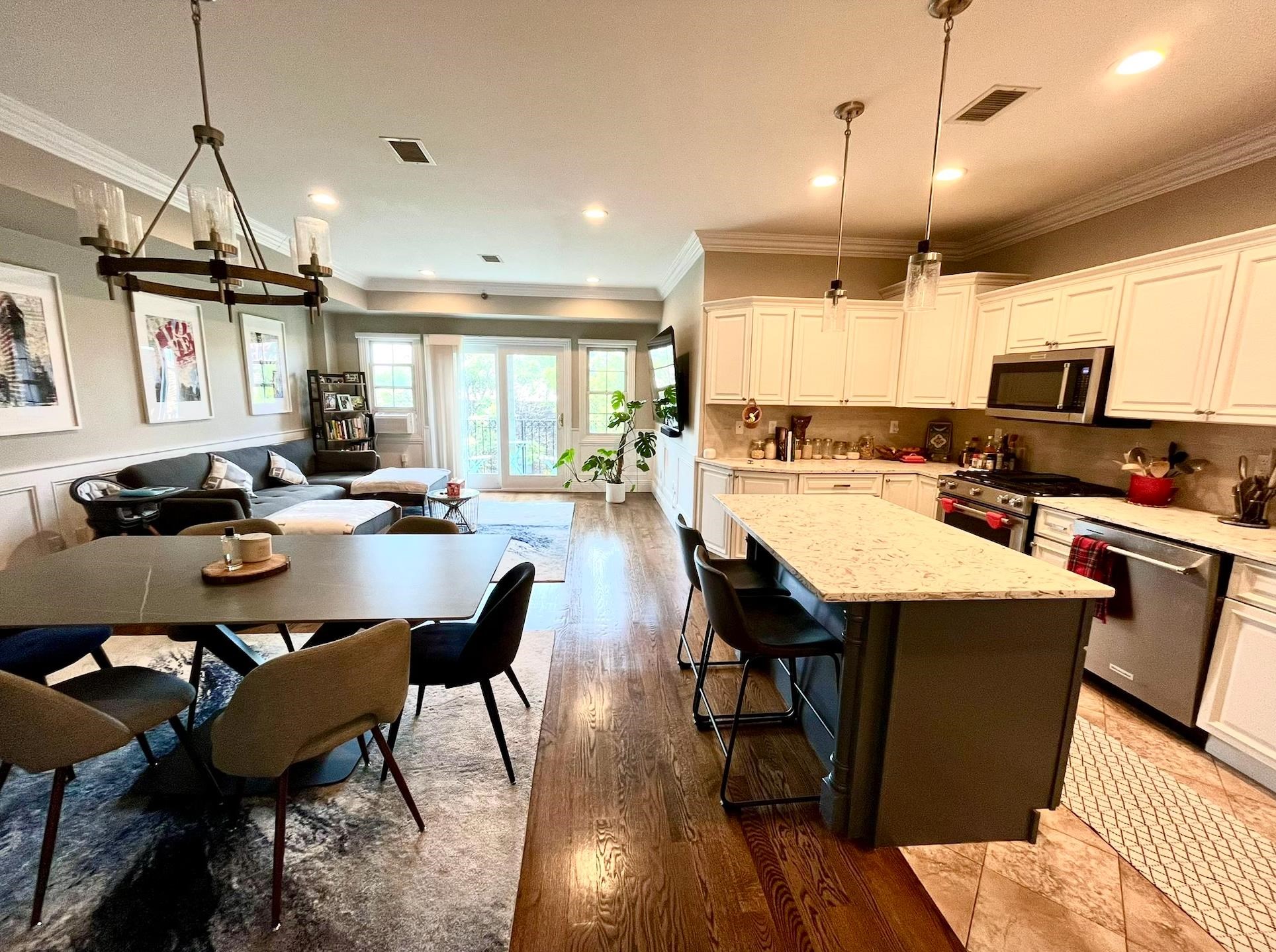 349 PALISADE AVE Unit: 401