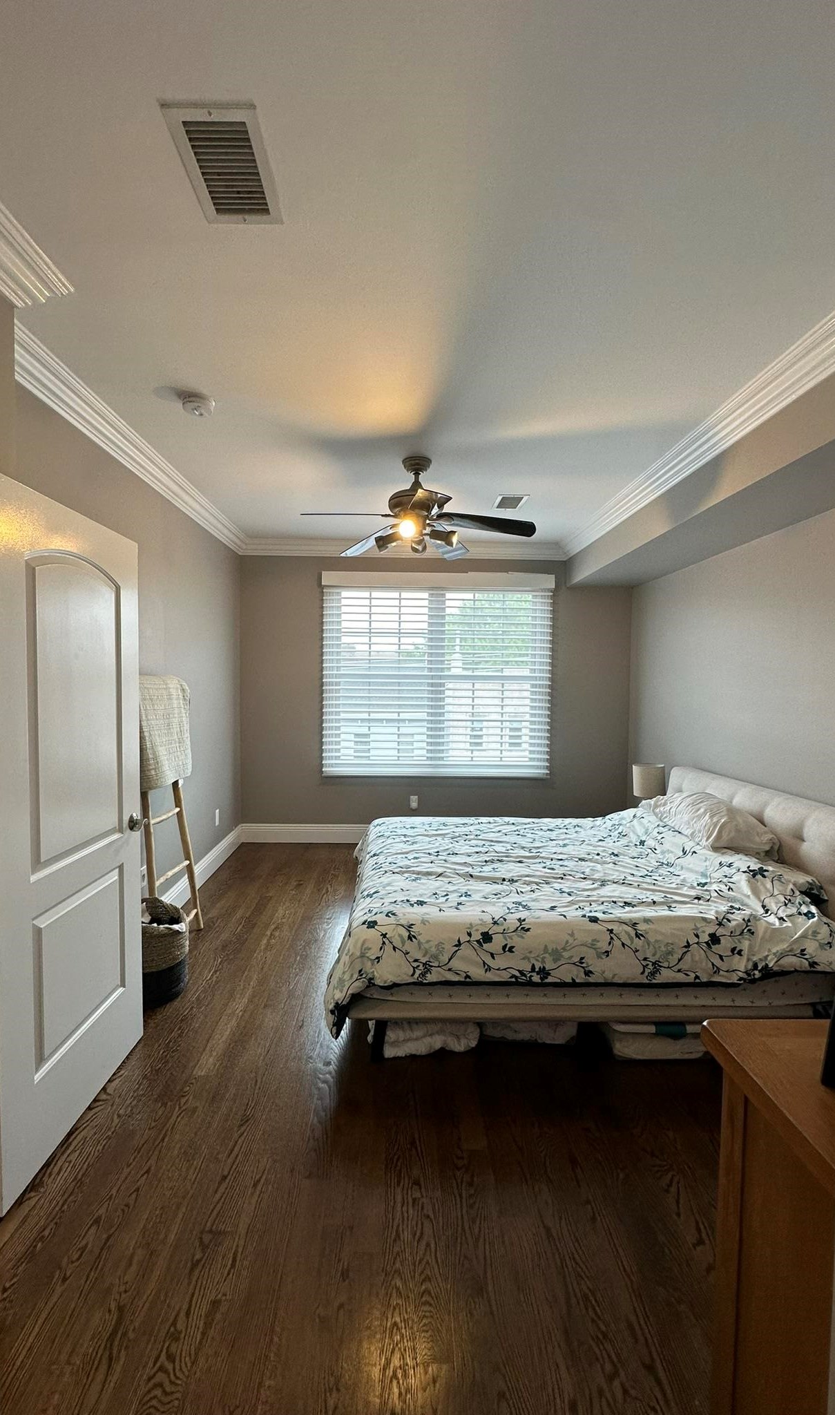 349 PALISADE AVE Unit: 401