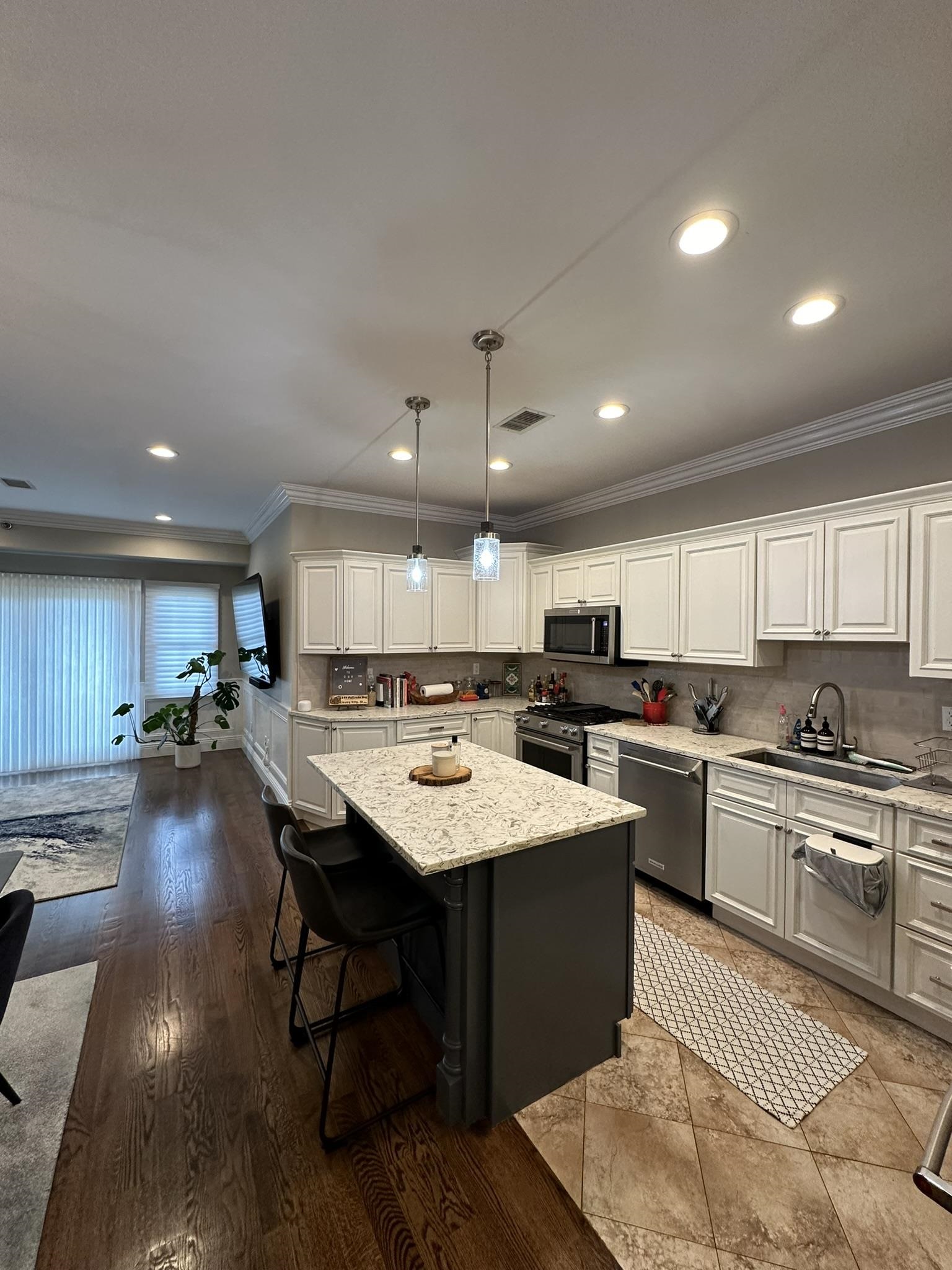 349 PALISADE AVE Unit: 401