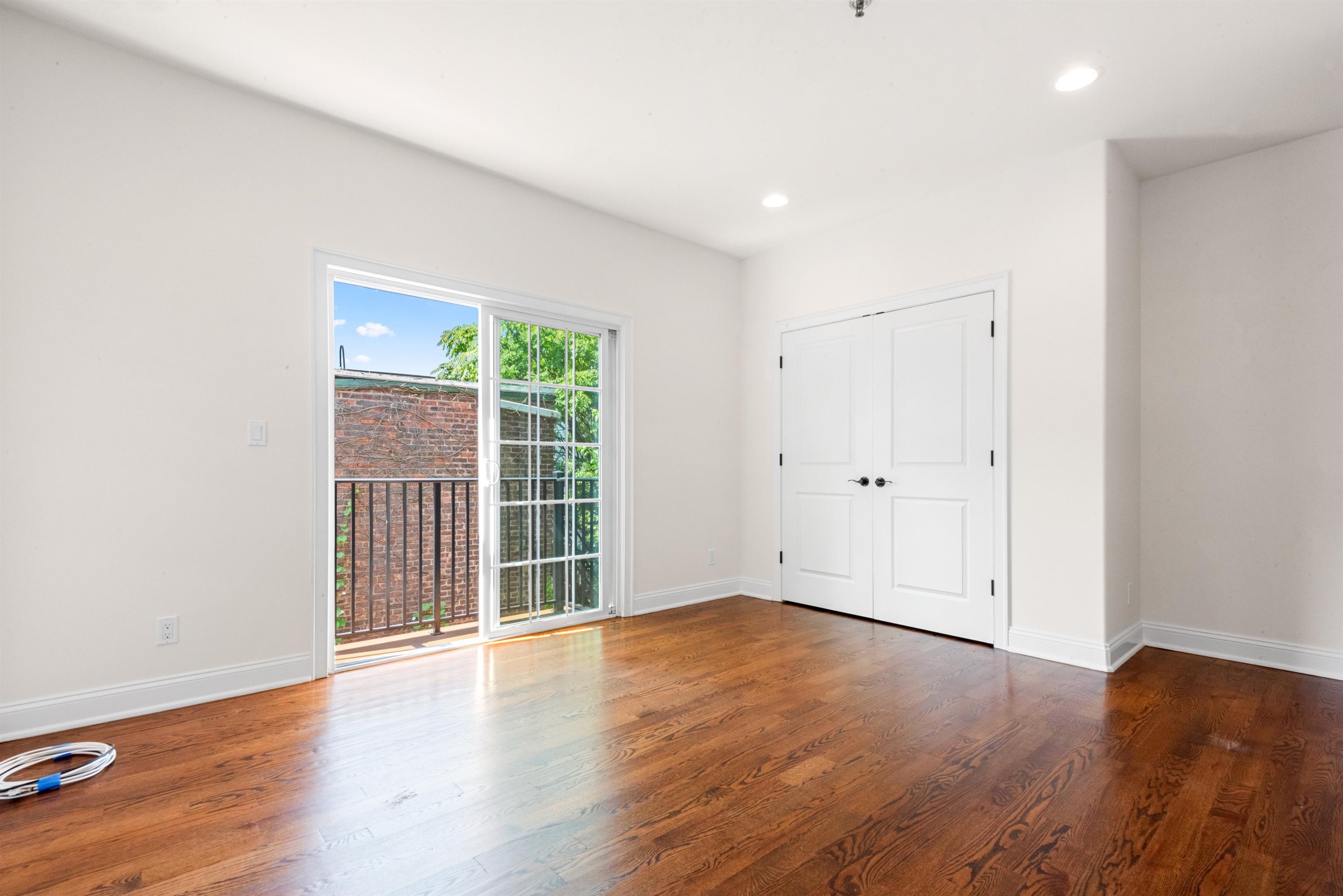 399 3RD ST Unit: 2