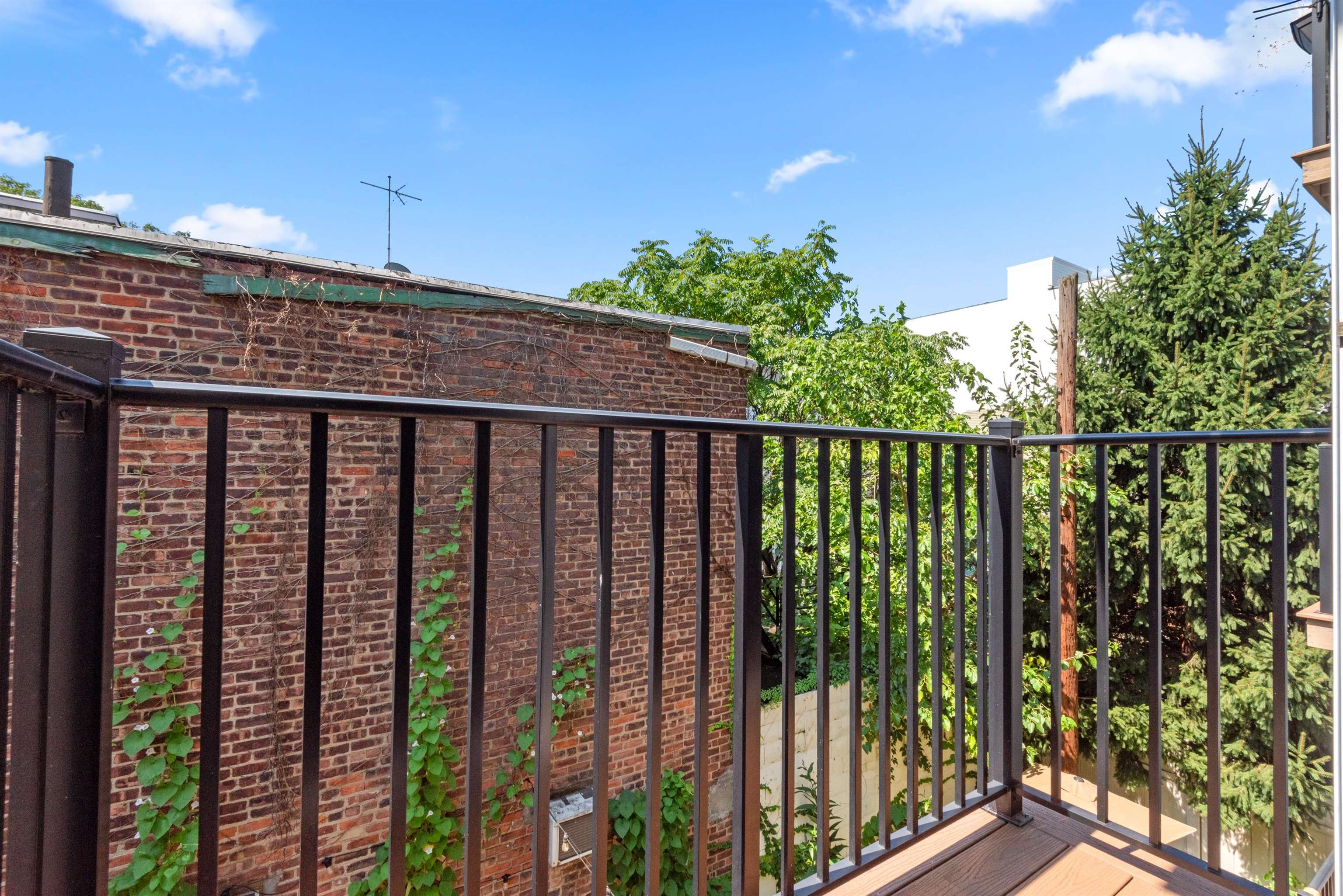 399 3RD ST Unit: 2