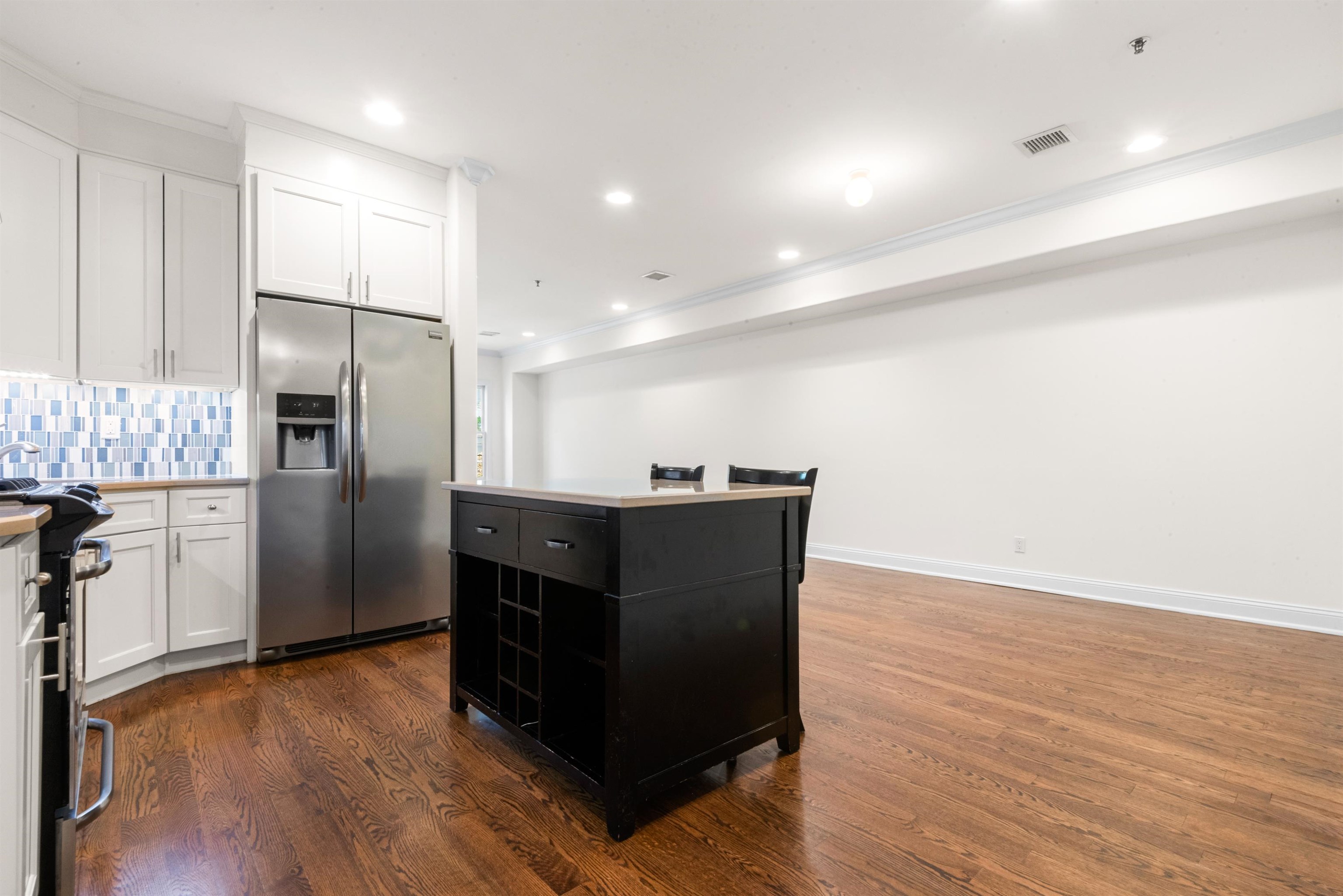 399 3RD ST Unit: 2
