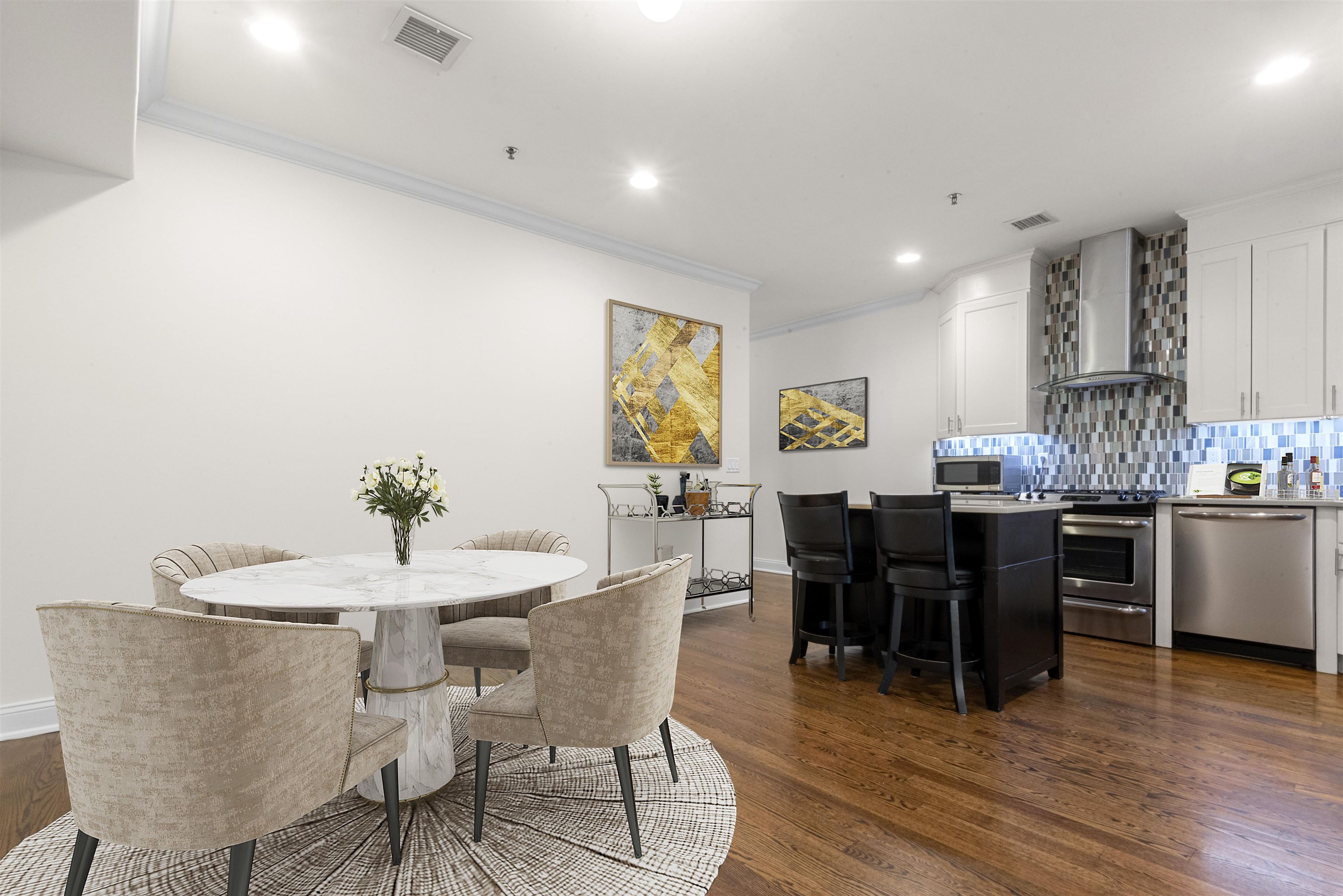 399 3RD ST Unit: 2
