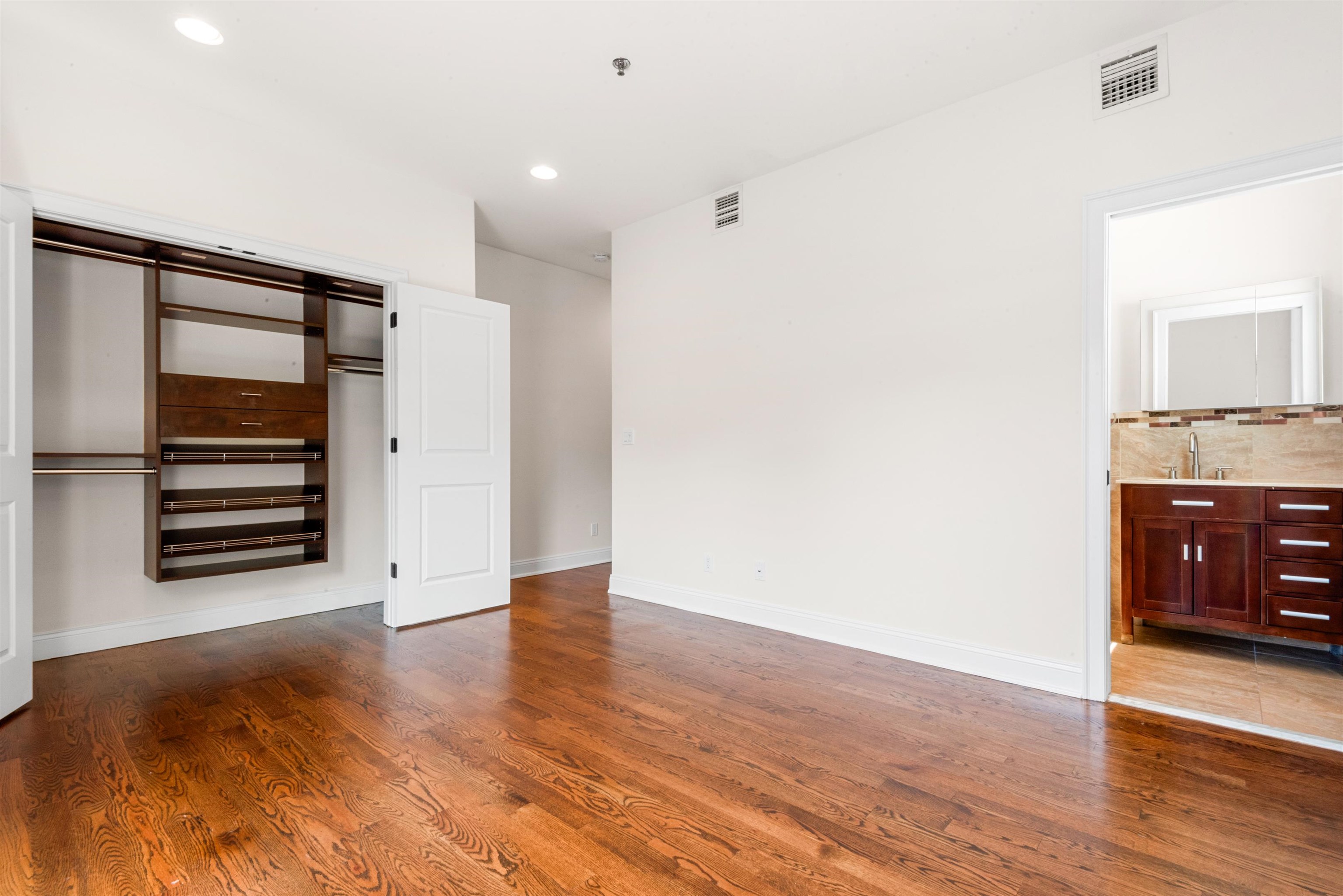 399 3RD ST Unit: 2