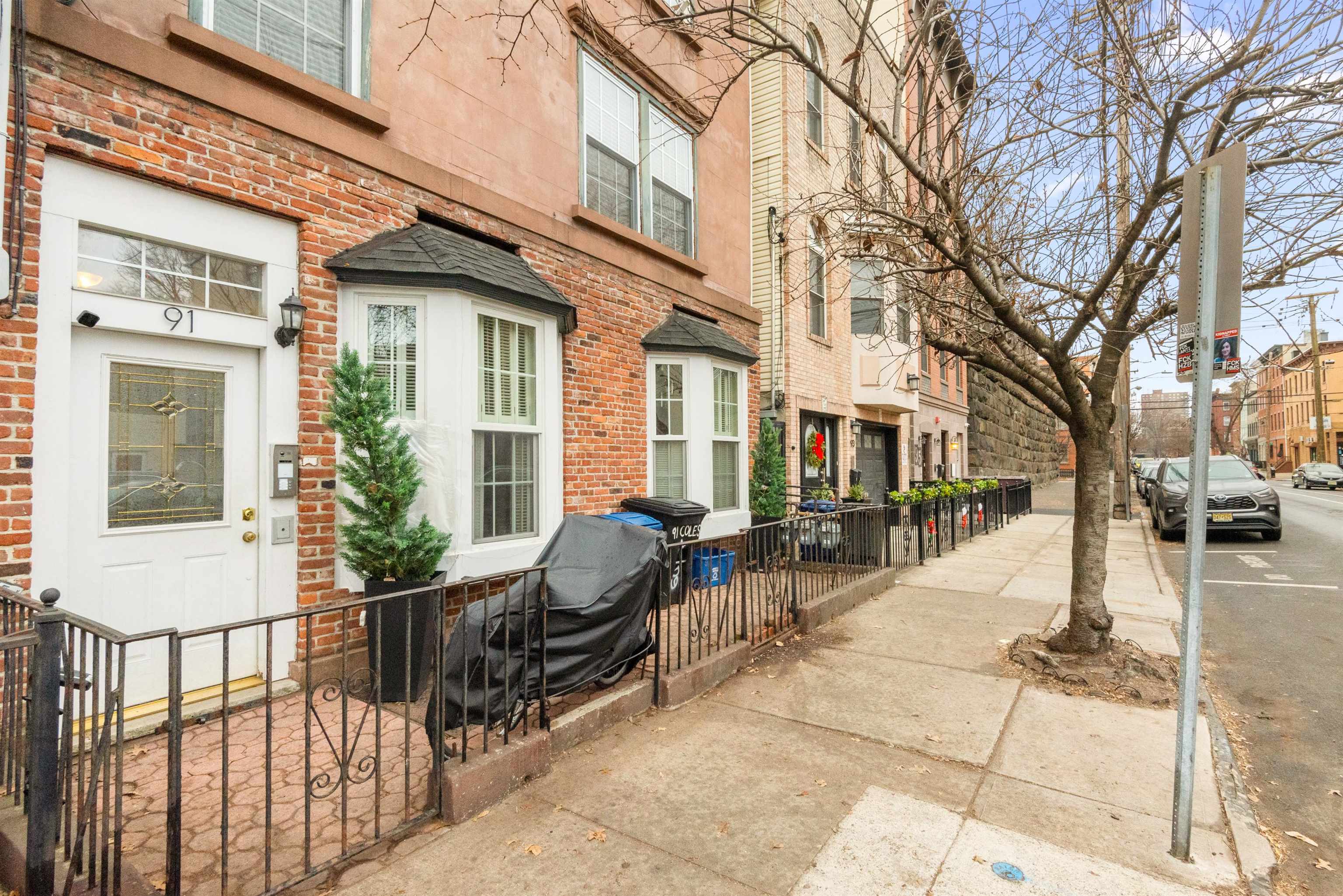 91 COLES ST Unit: 3