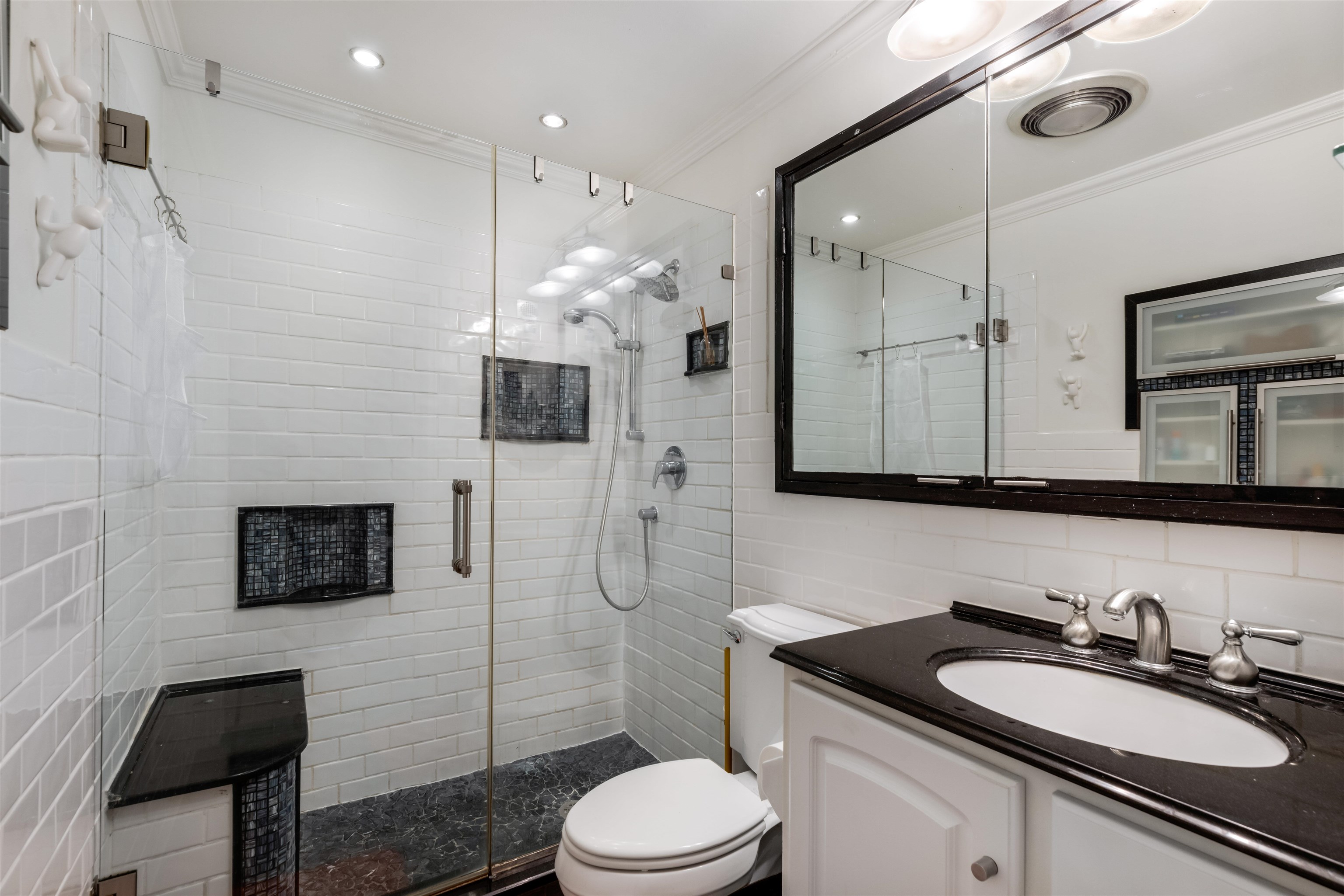 264 9TH ST Unit: 1K