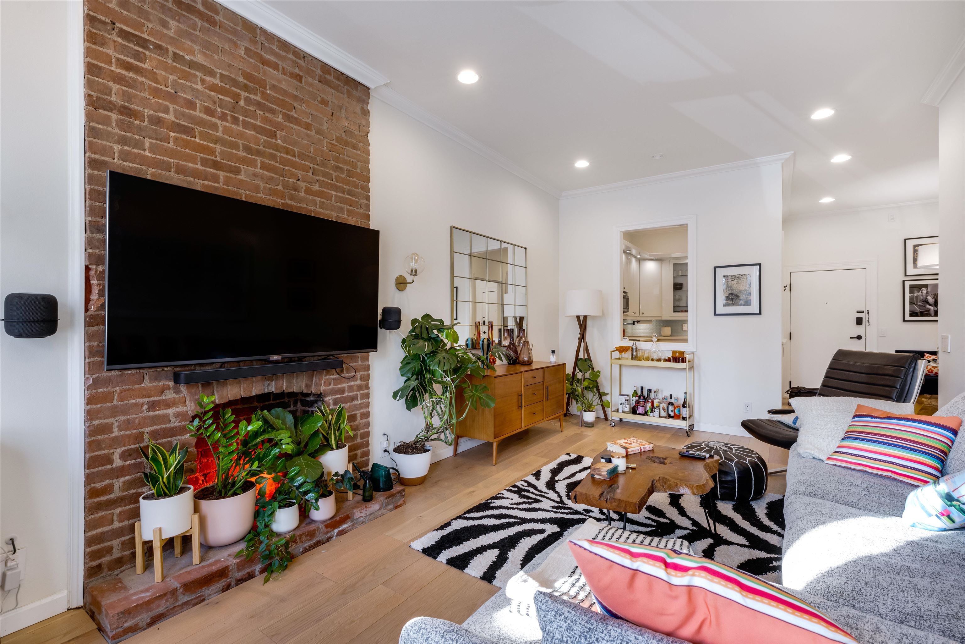 264 9TH ST Unit: 1K
