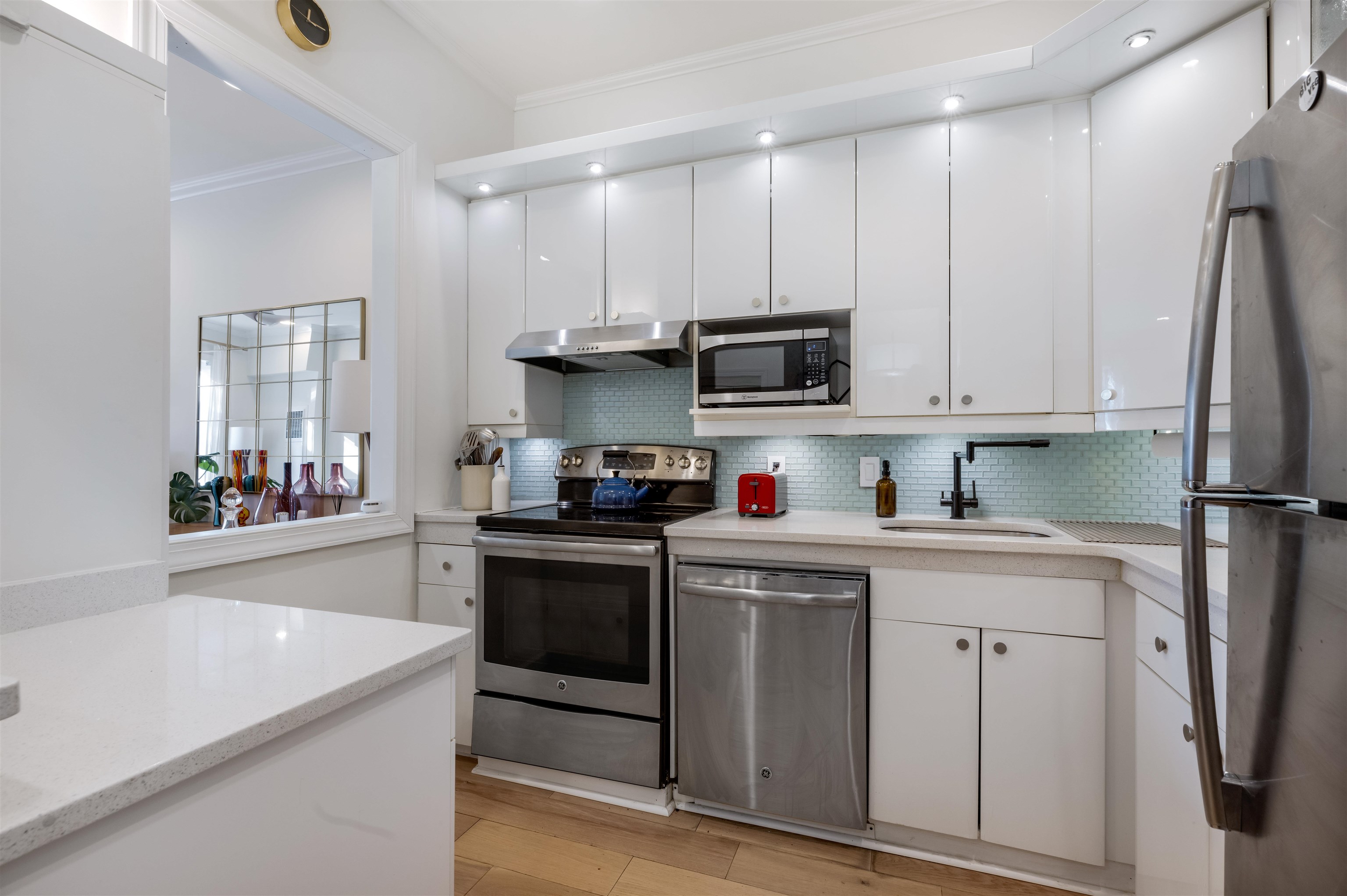 264 9TH ST Unit: 1K