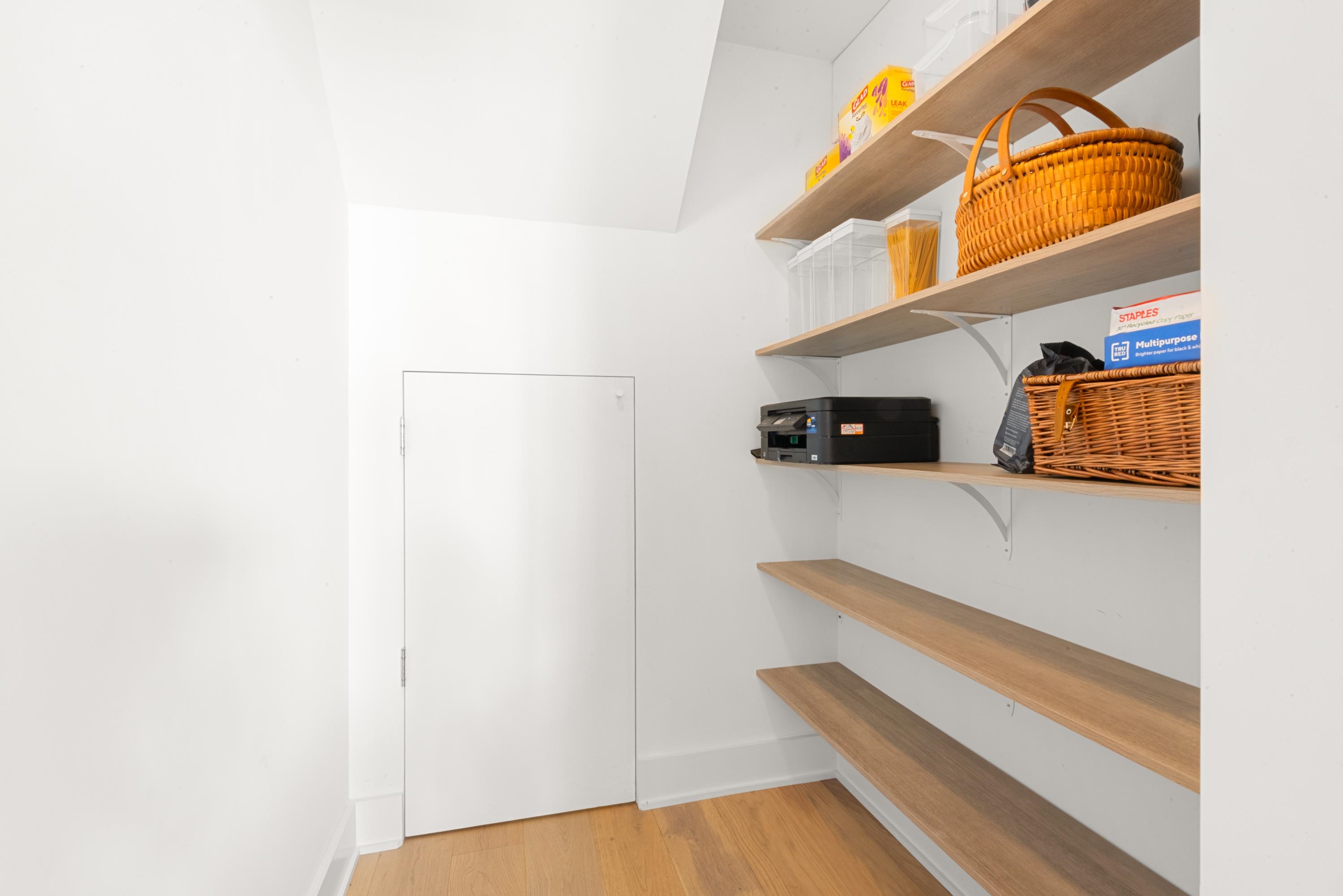 48 COLES ST Unit: 4