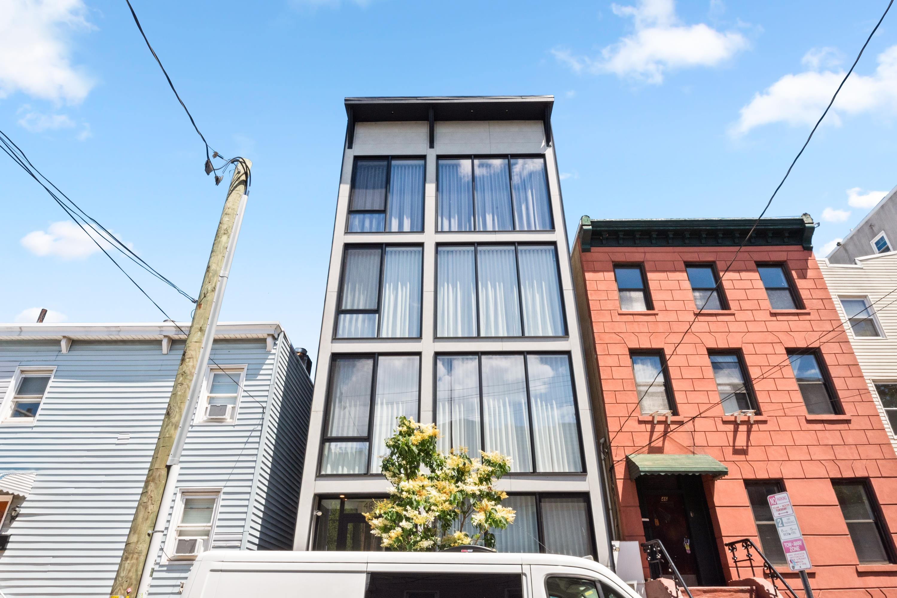 48 COLES ST Unit: 4