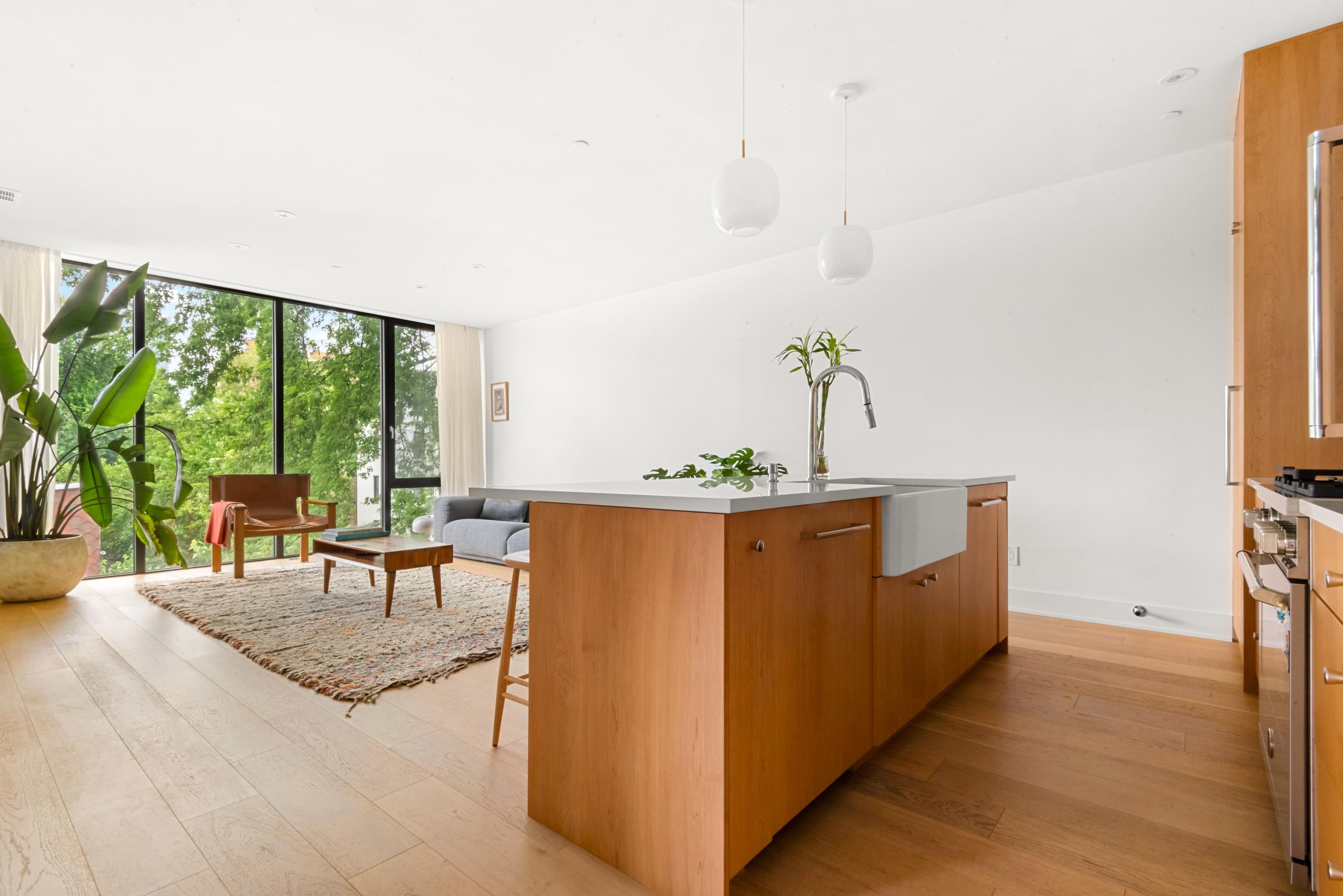 48 COLES ST Unit: 4