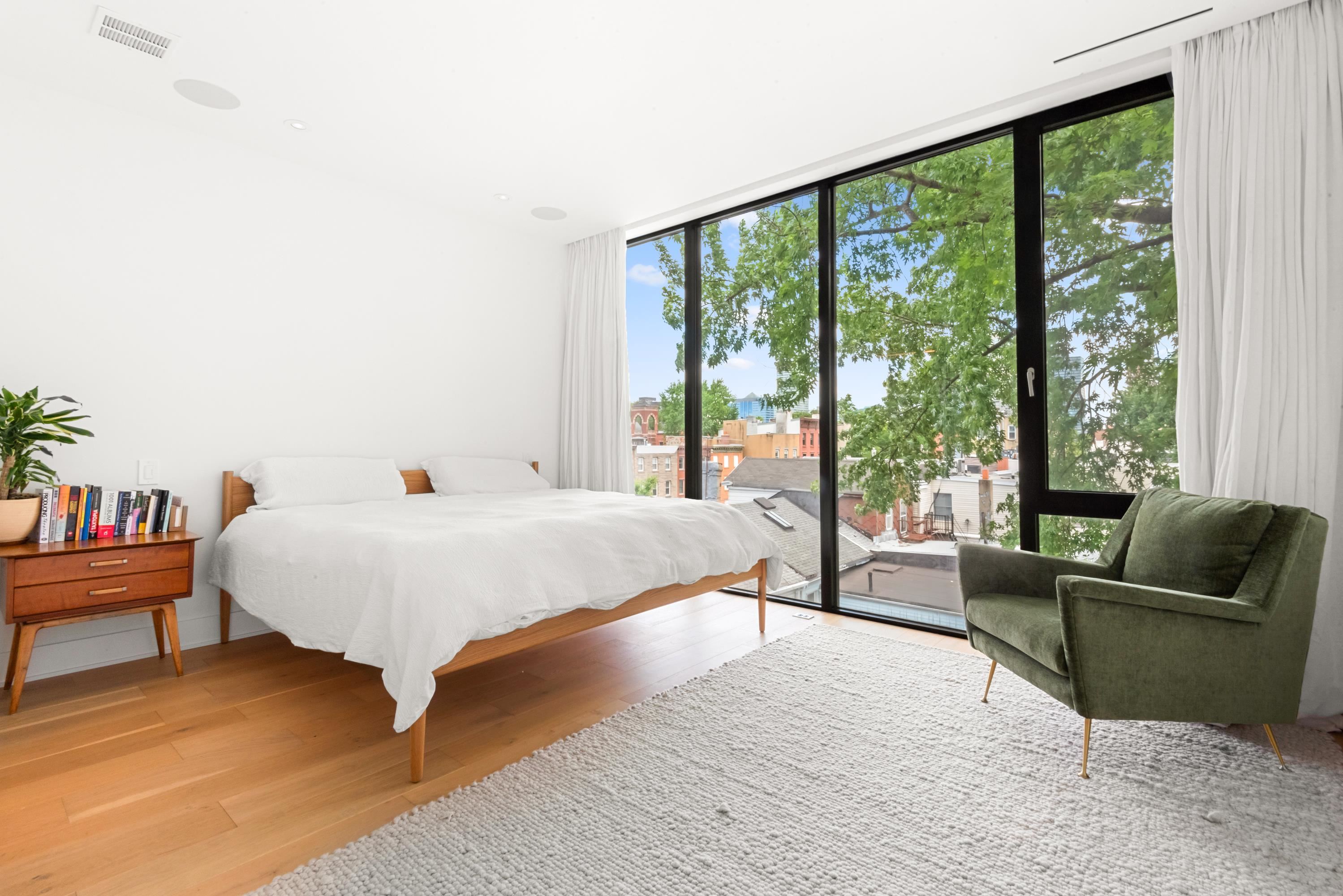 48 COLES ST Unit: 4