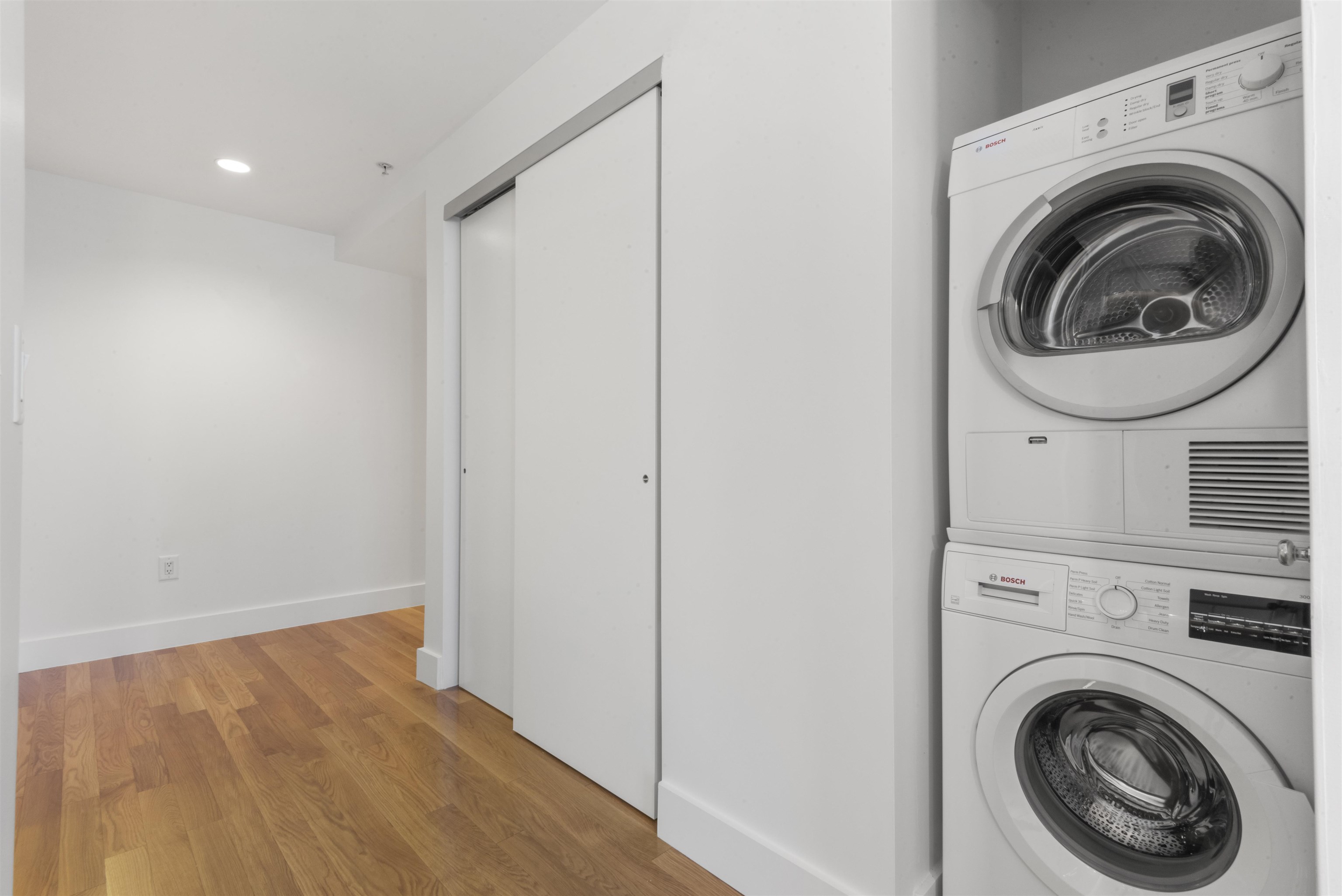 77 HUDSON ST Unit: 1712