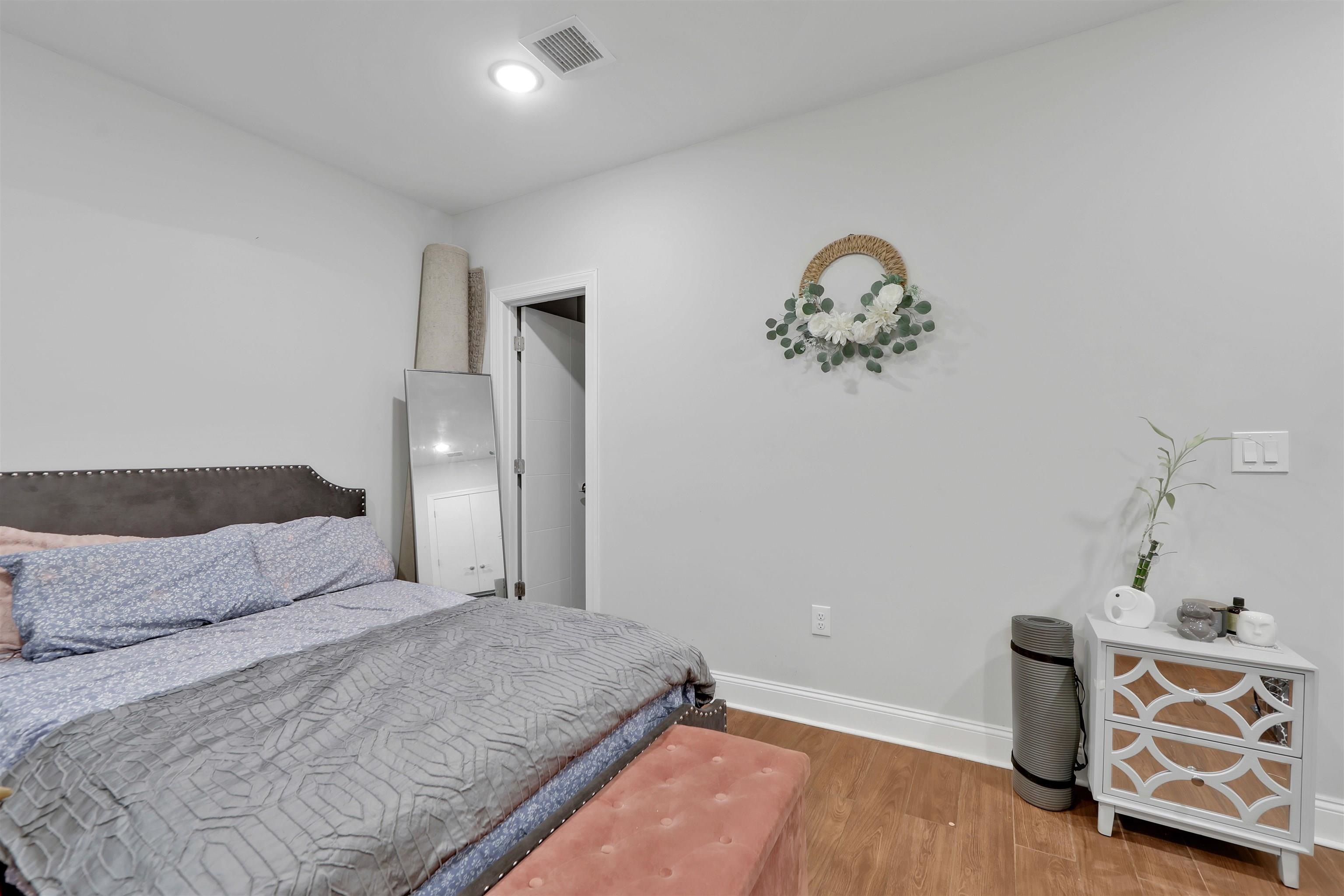 32 LIBERTY AVE Unit: 1