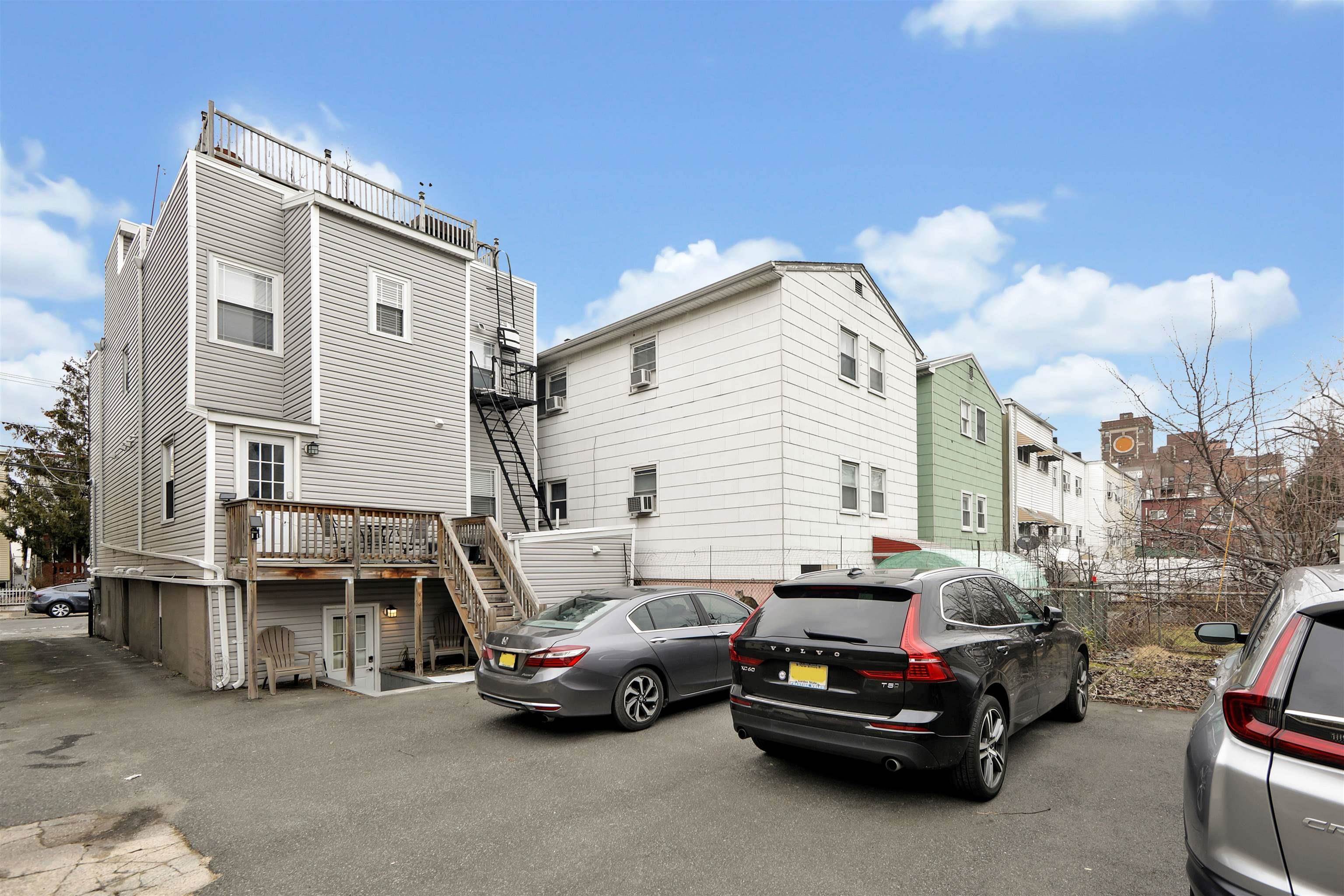32 LIBERTY AVE Unit: 1