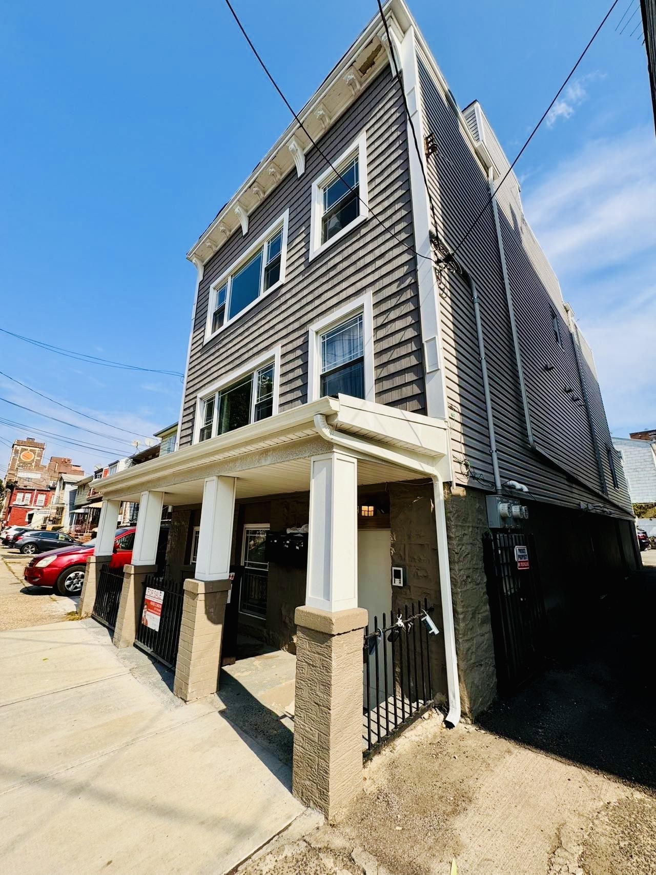 32 LIBERTY AVE Unit: 1
