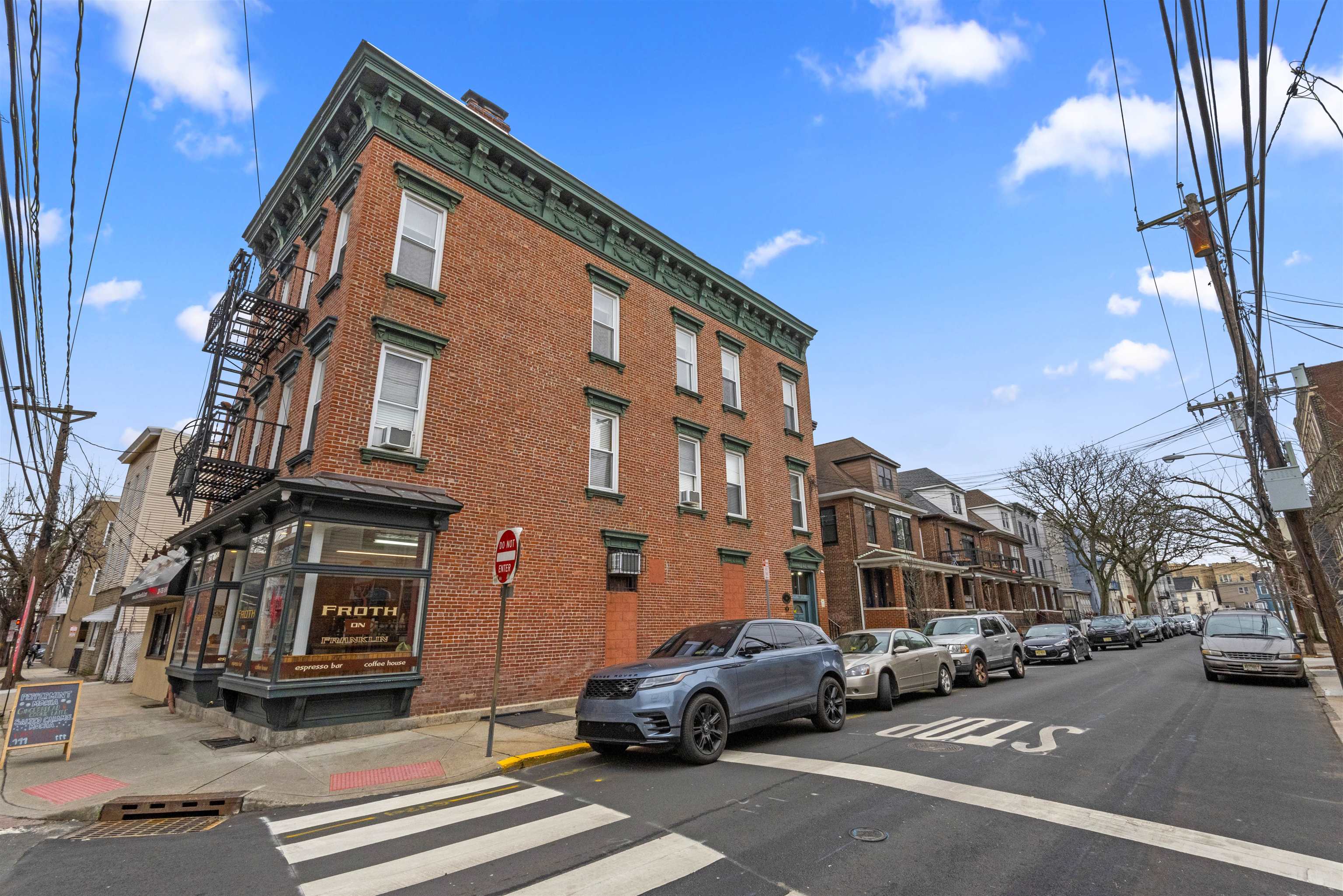 38 SHERMAN AVE Unit: 1