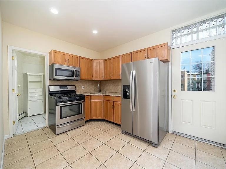 38 SHERMAN AVE Unit: 1