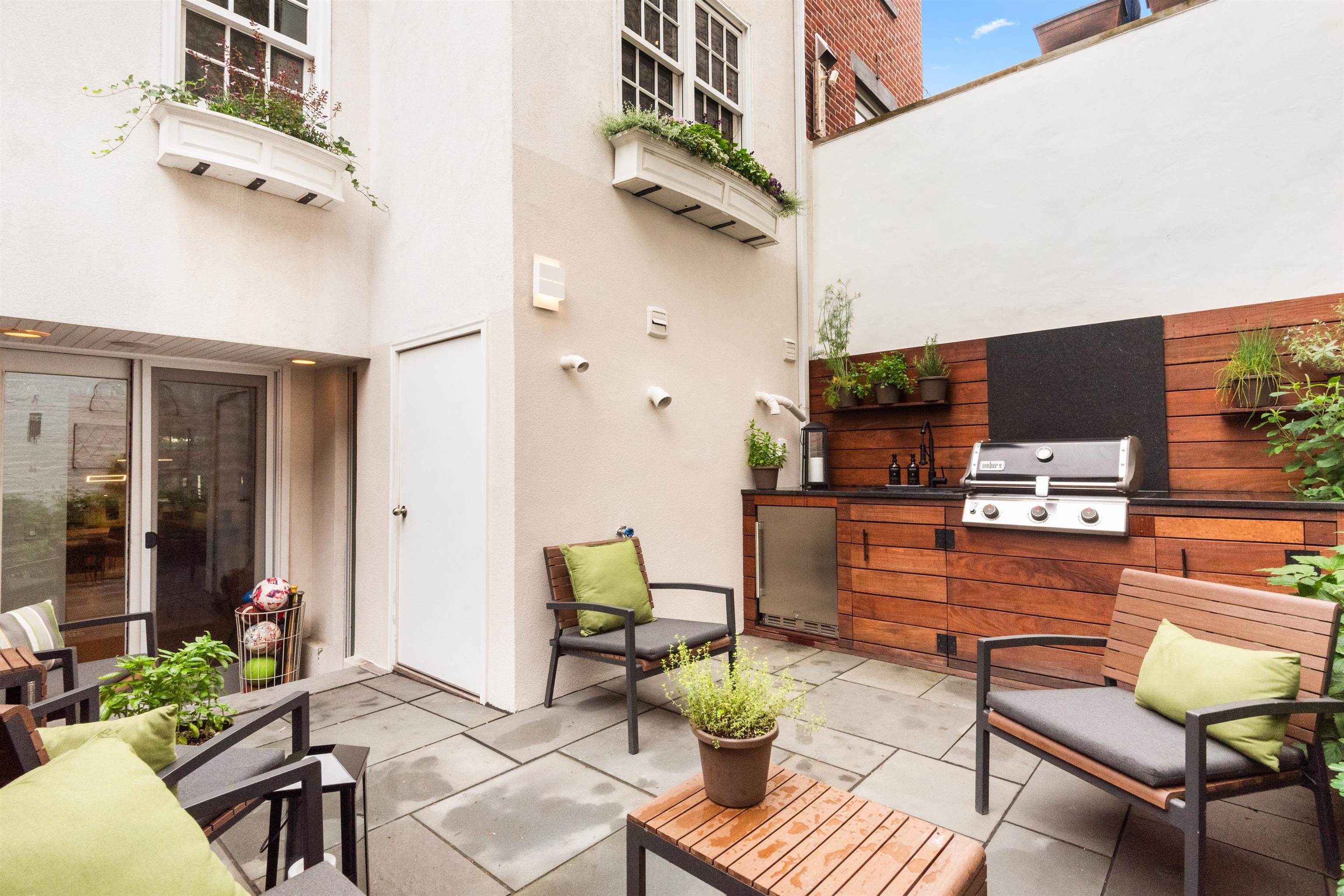 227 5TH ST