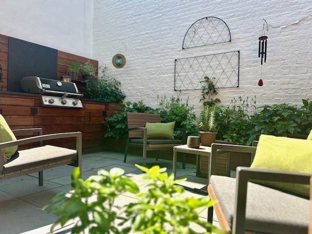 227 5TH ST