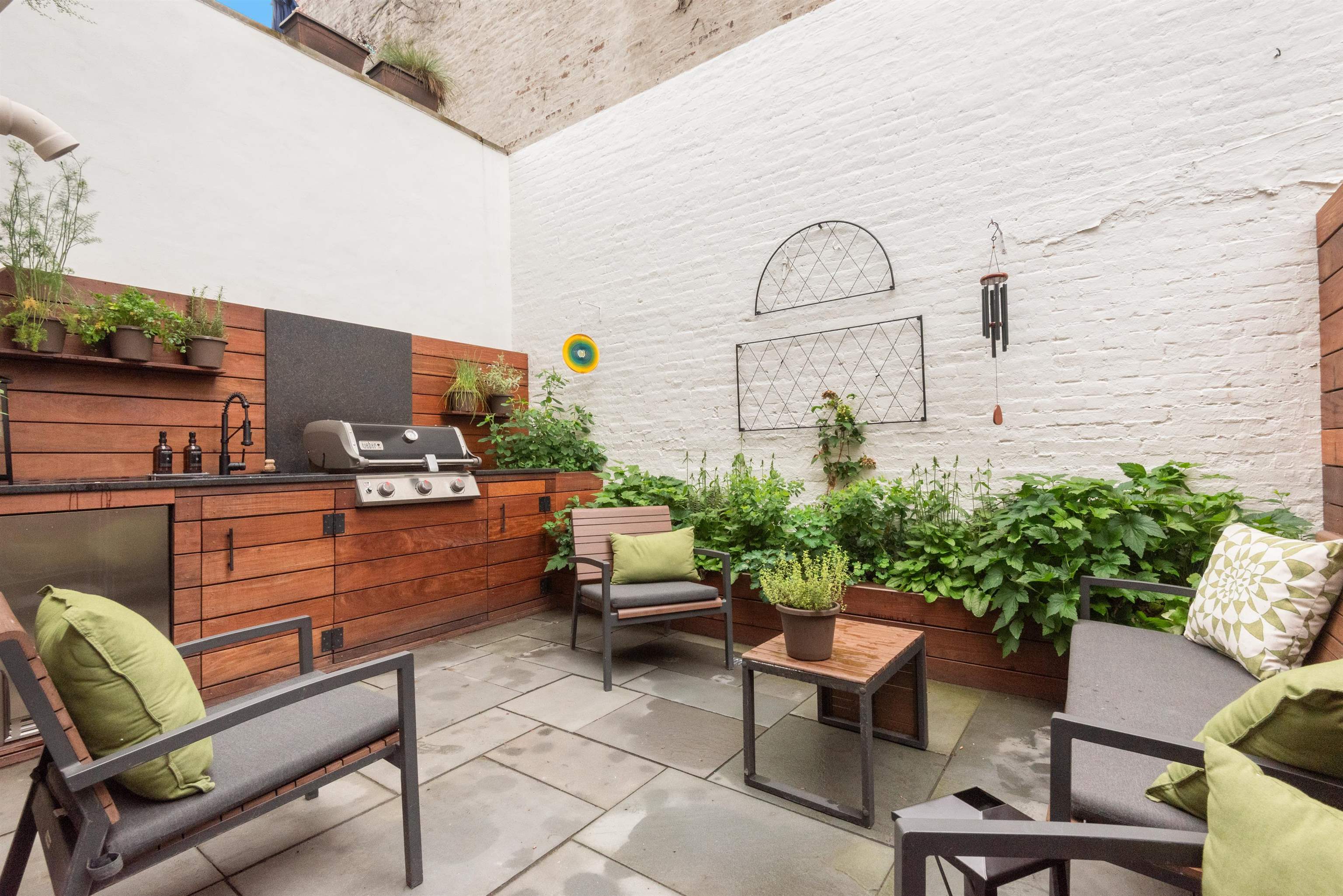 227 5TH ST