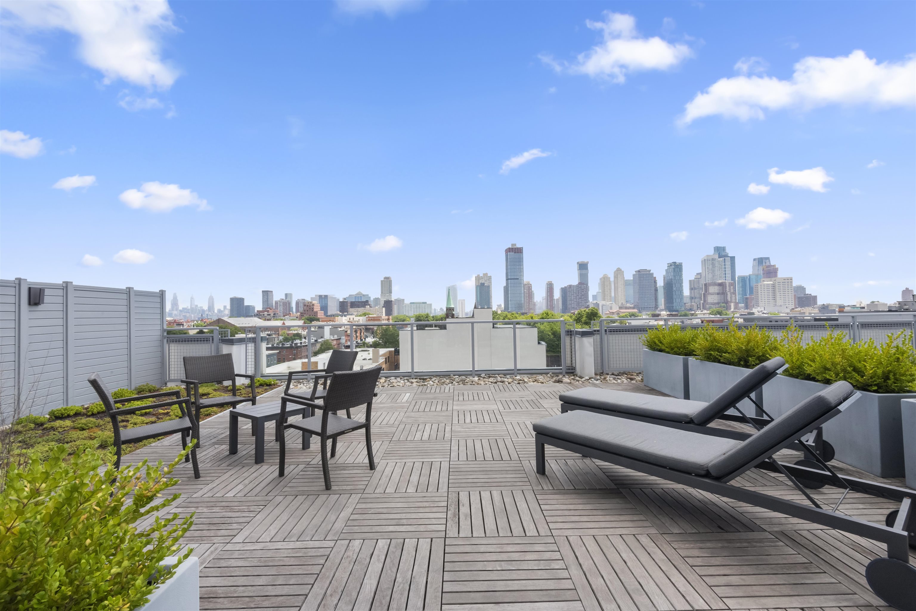 380 NEWARK AVE Unit: 504