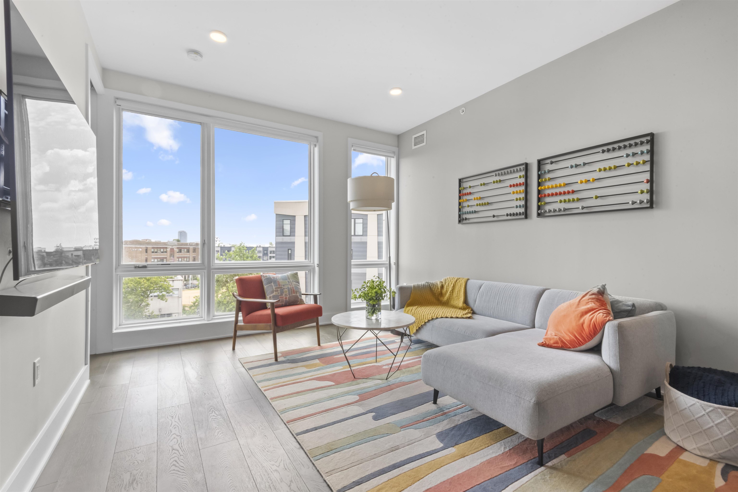 380 NEWARK AVE Unit: 504