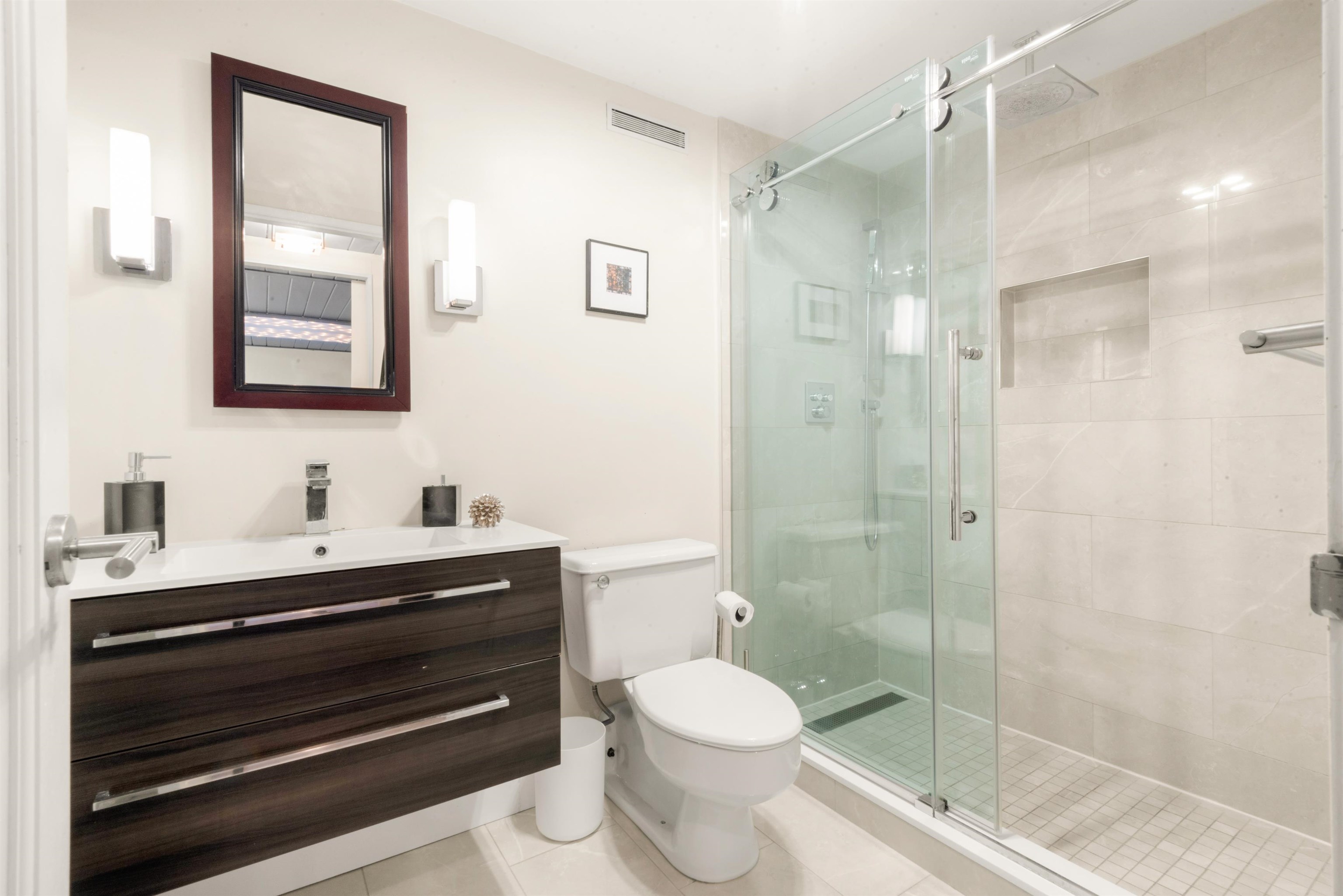 205 10TH ST Unit: 3F